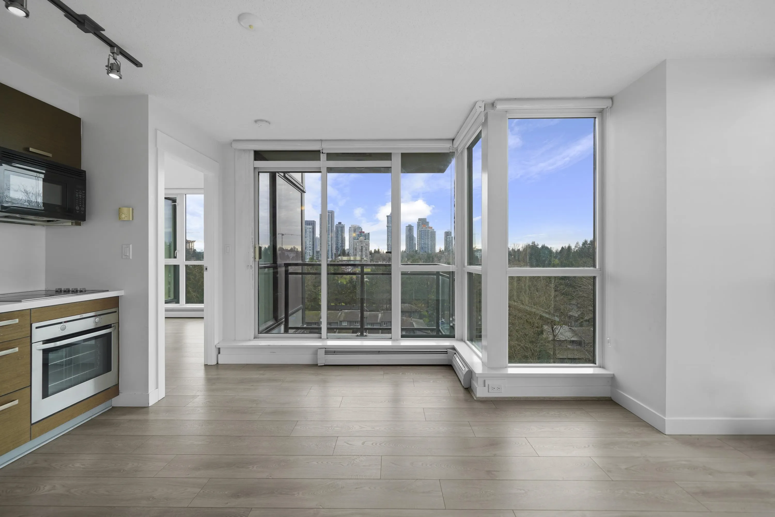 908 13380 108 Avenue