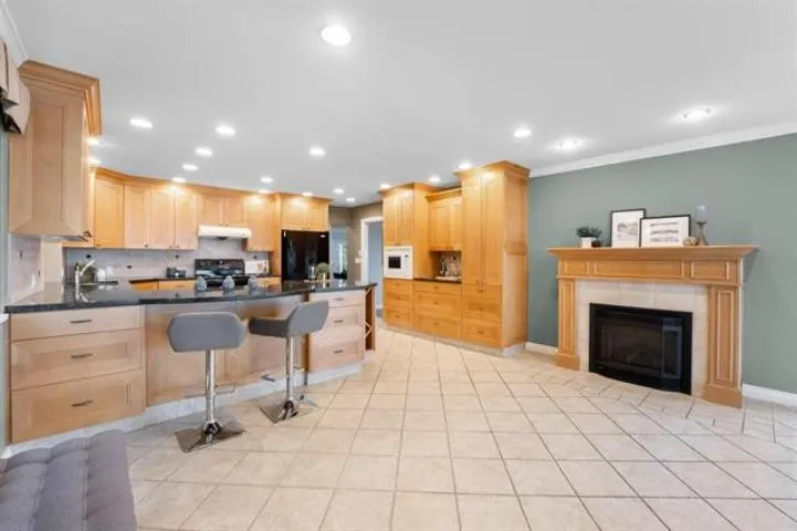 13209 Marine Drive