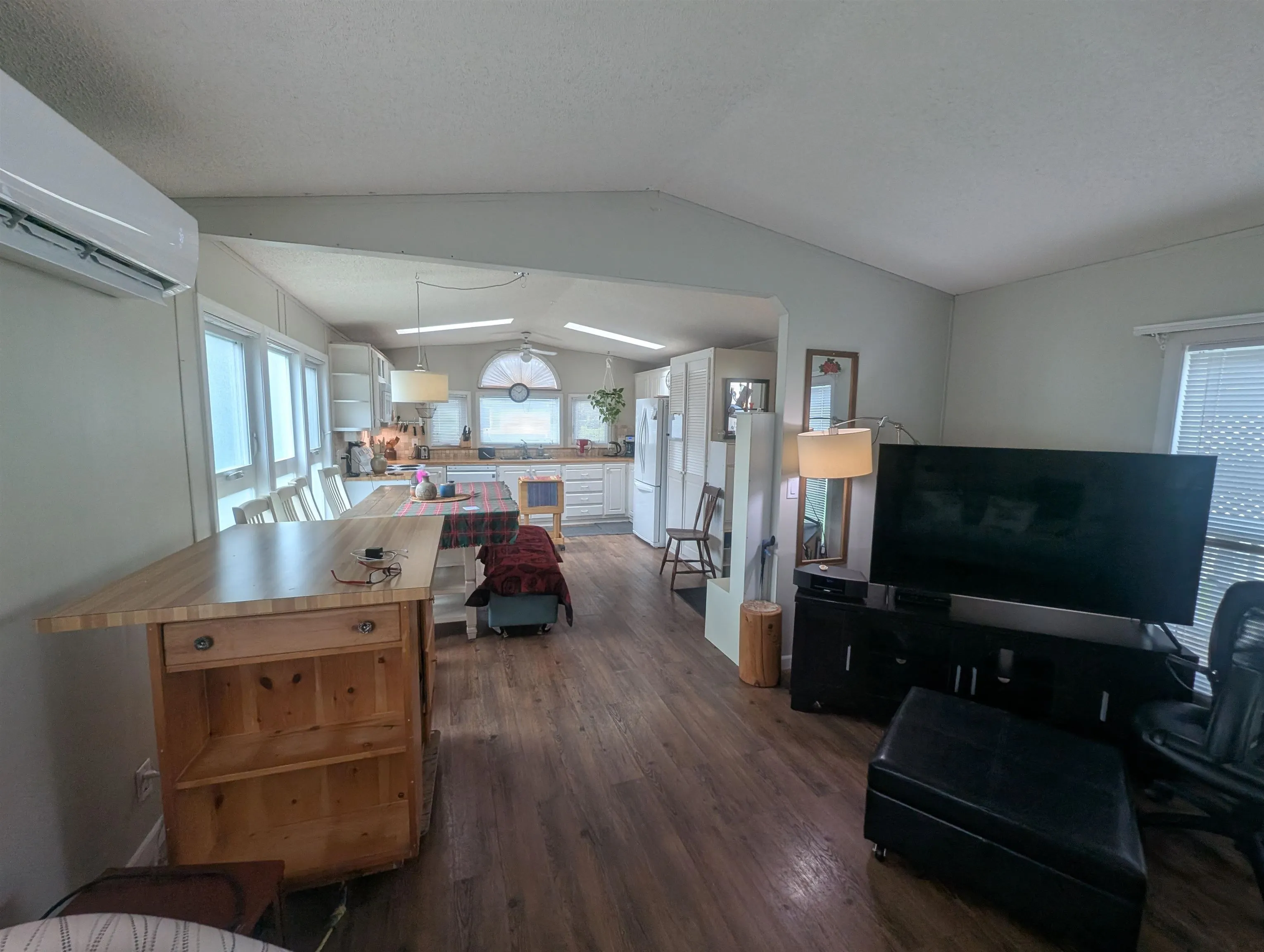22 44565 Monte Vista Drive