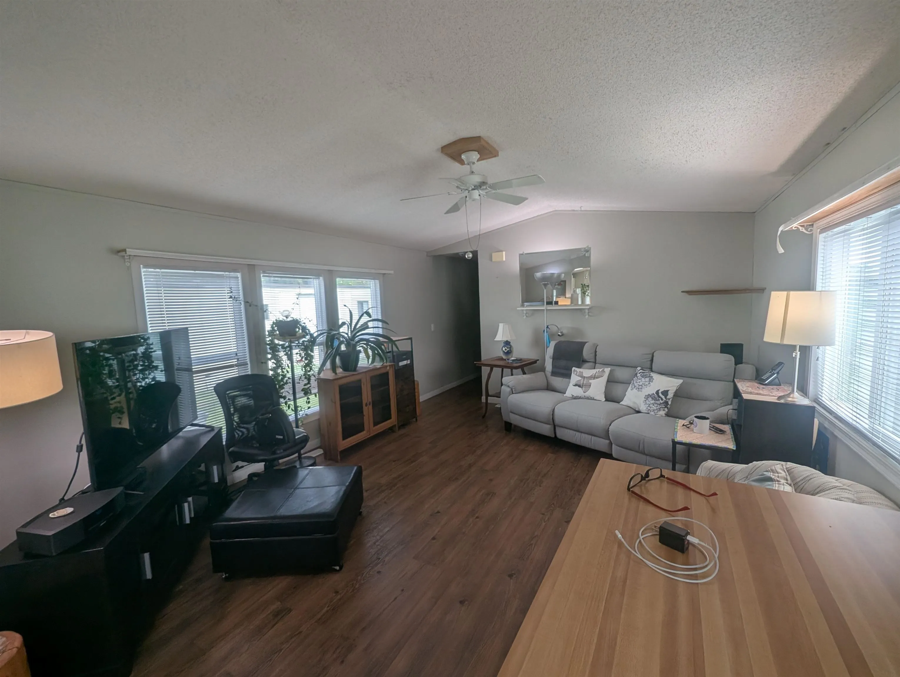 22 44565 Monte Vista Drive