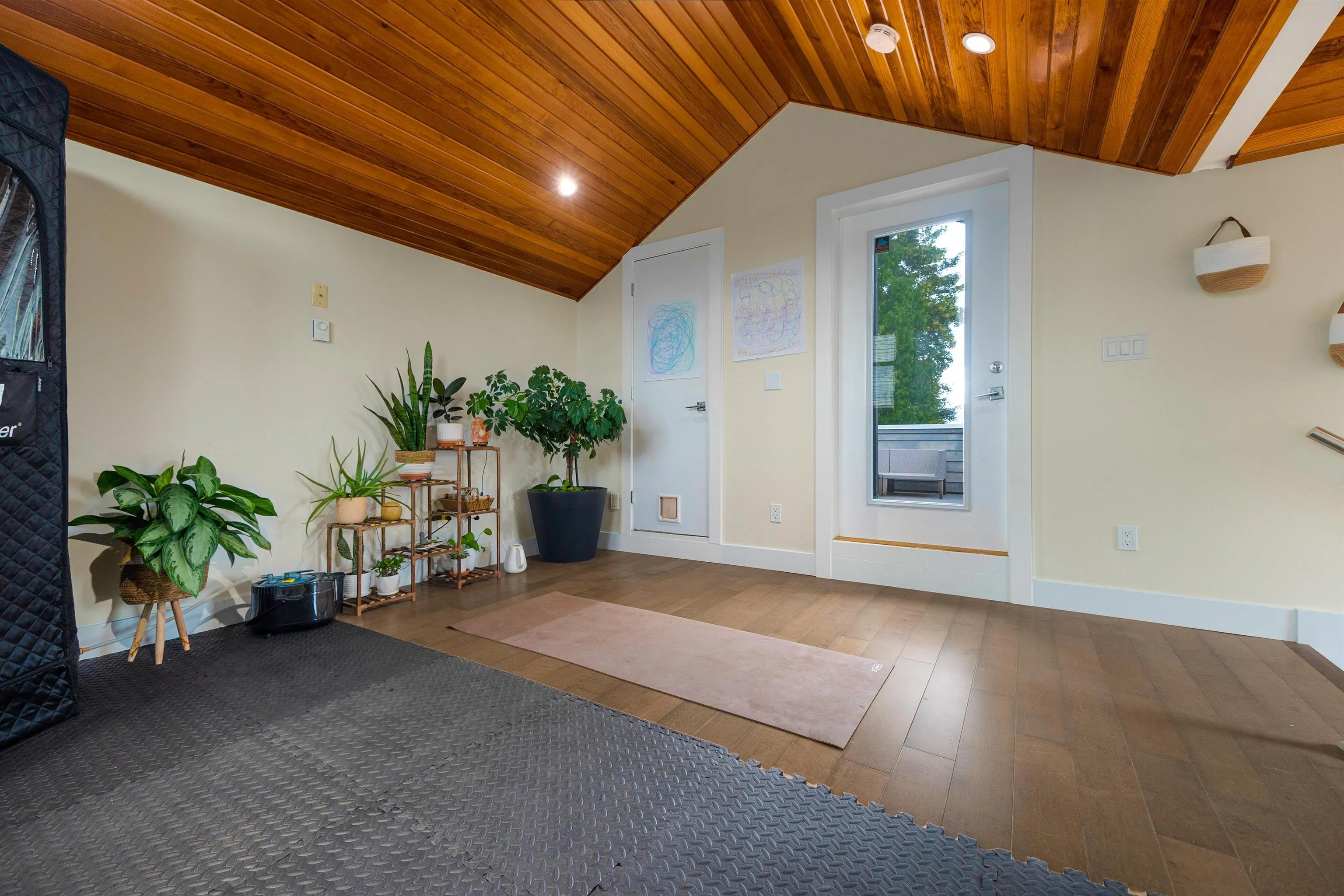 5252 Lynn Place
