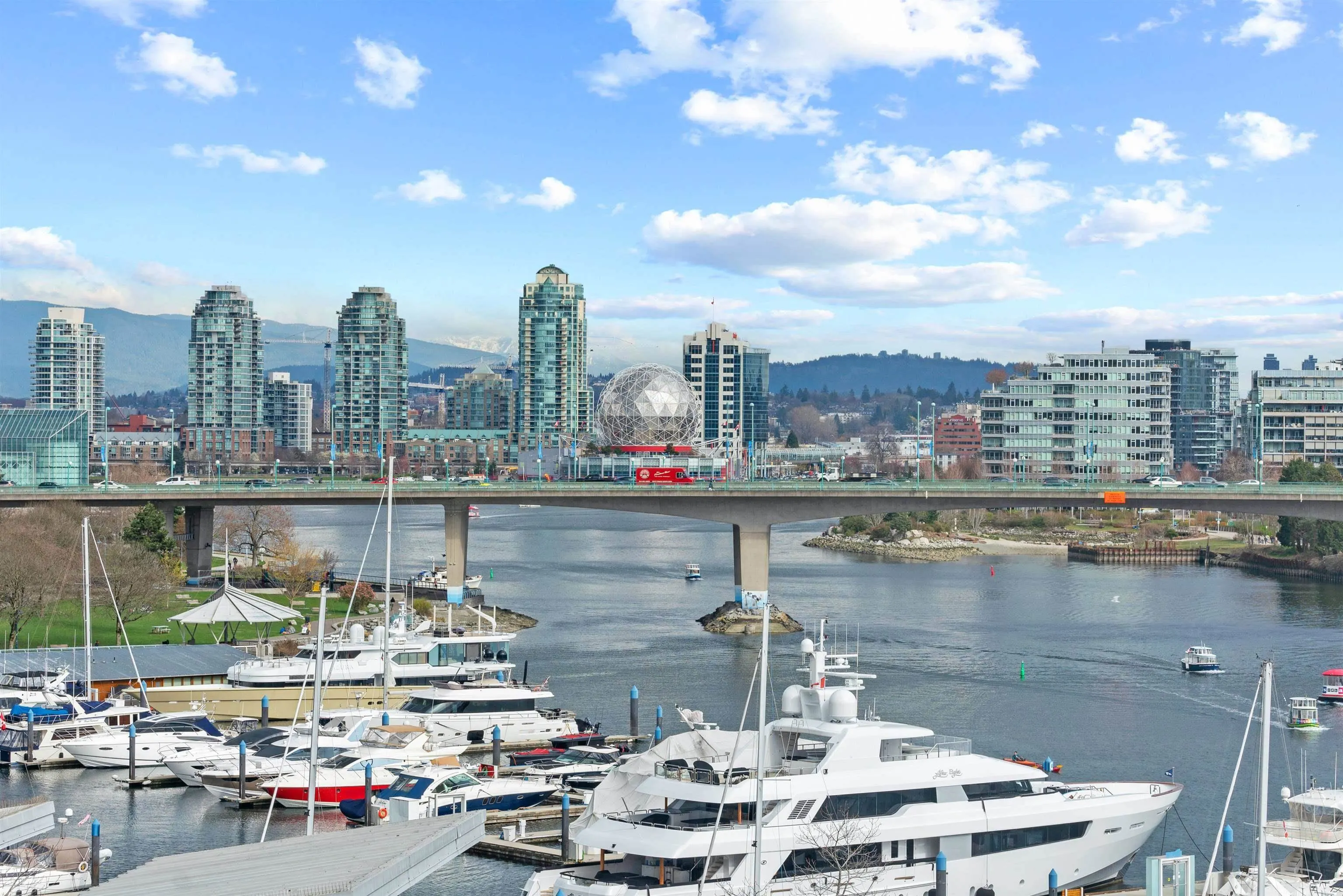 906 1288 Marinaside Crescent
