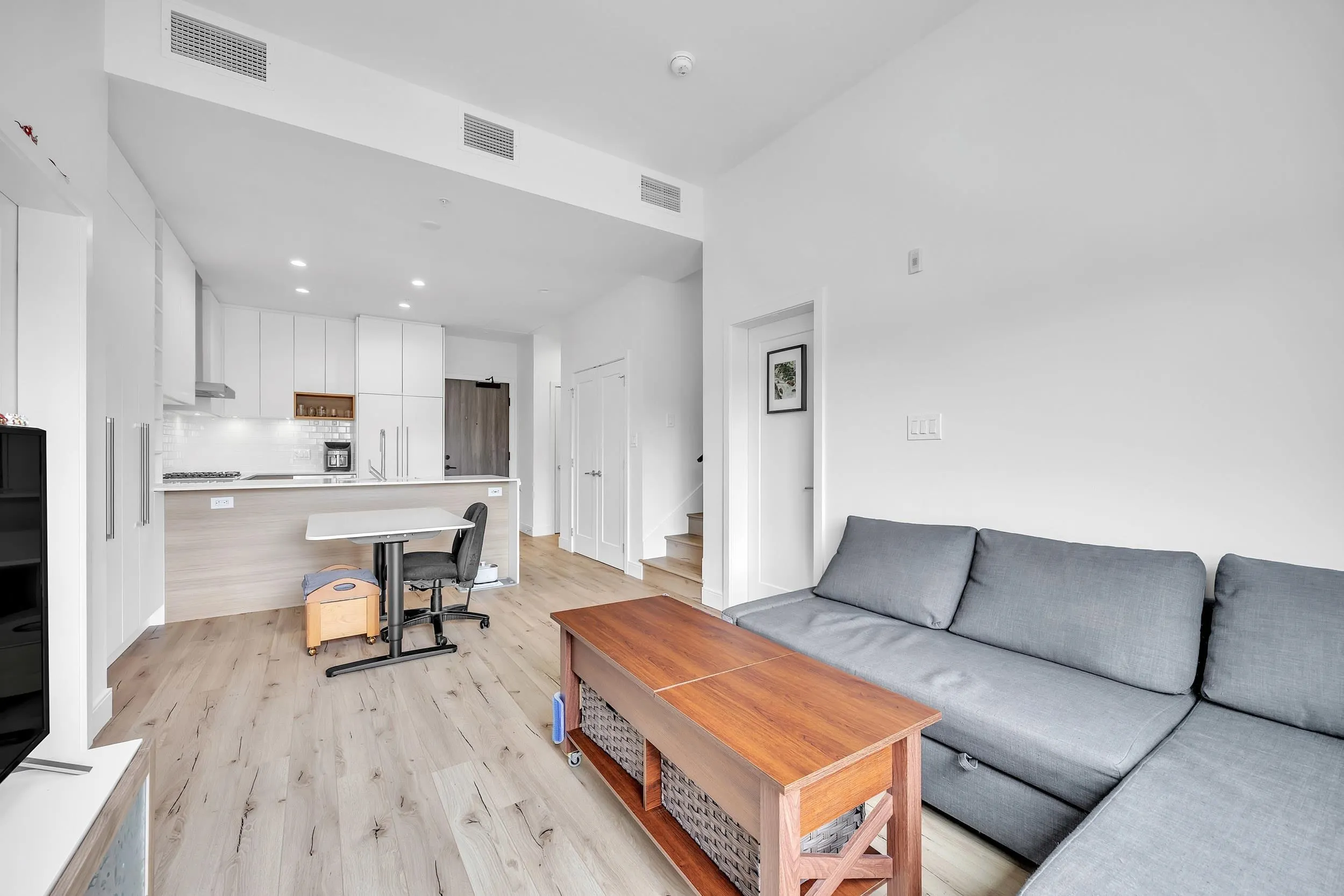626 55 Klahanie Drive