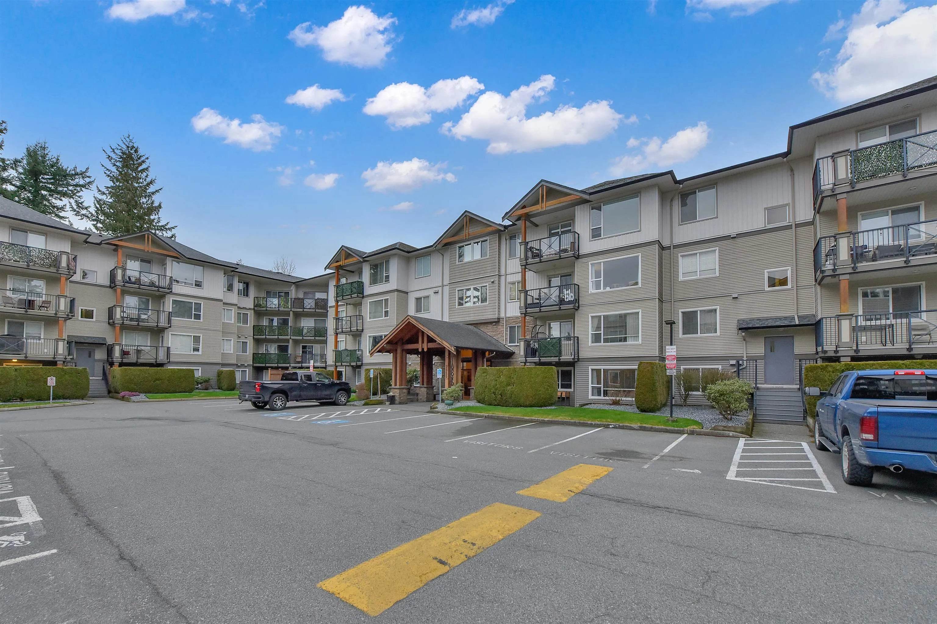 310 2955 Diamond Crescent
