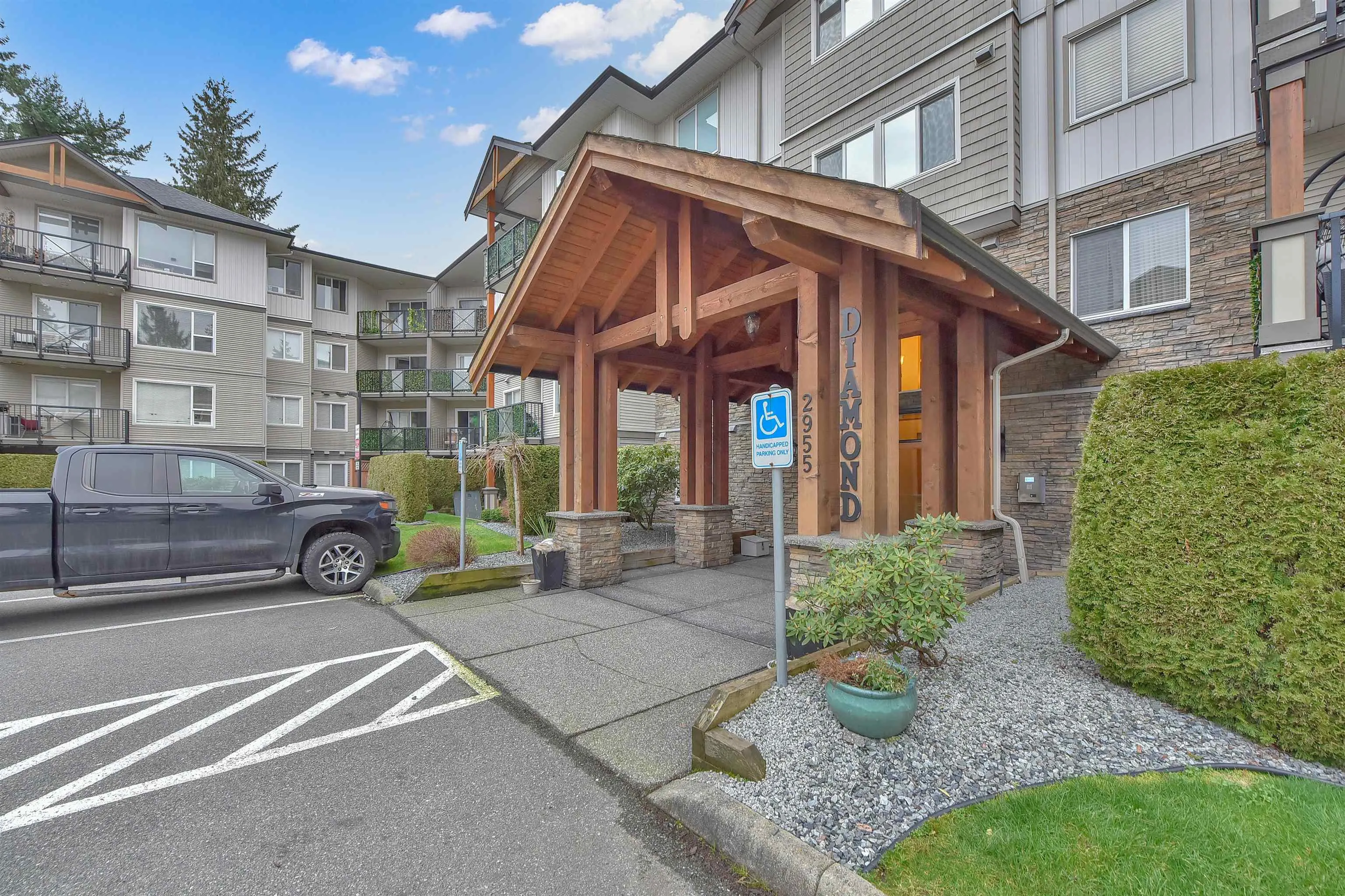 310 2955 Diamond Crescent