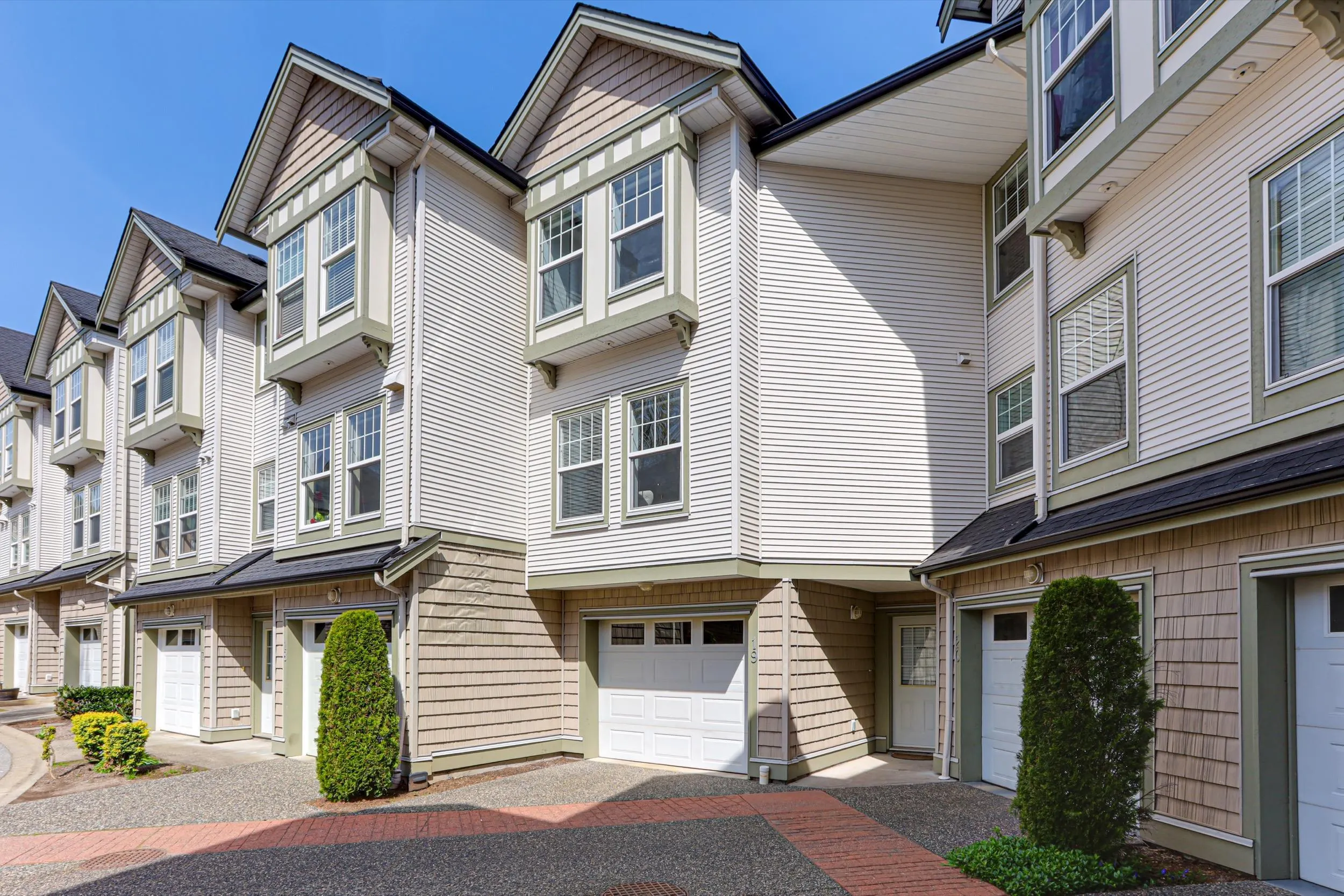 19 8638 159 Street