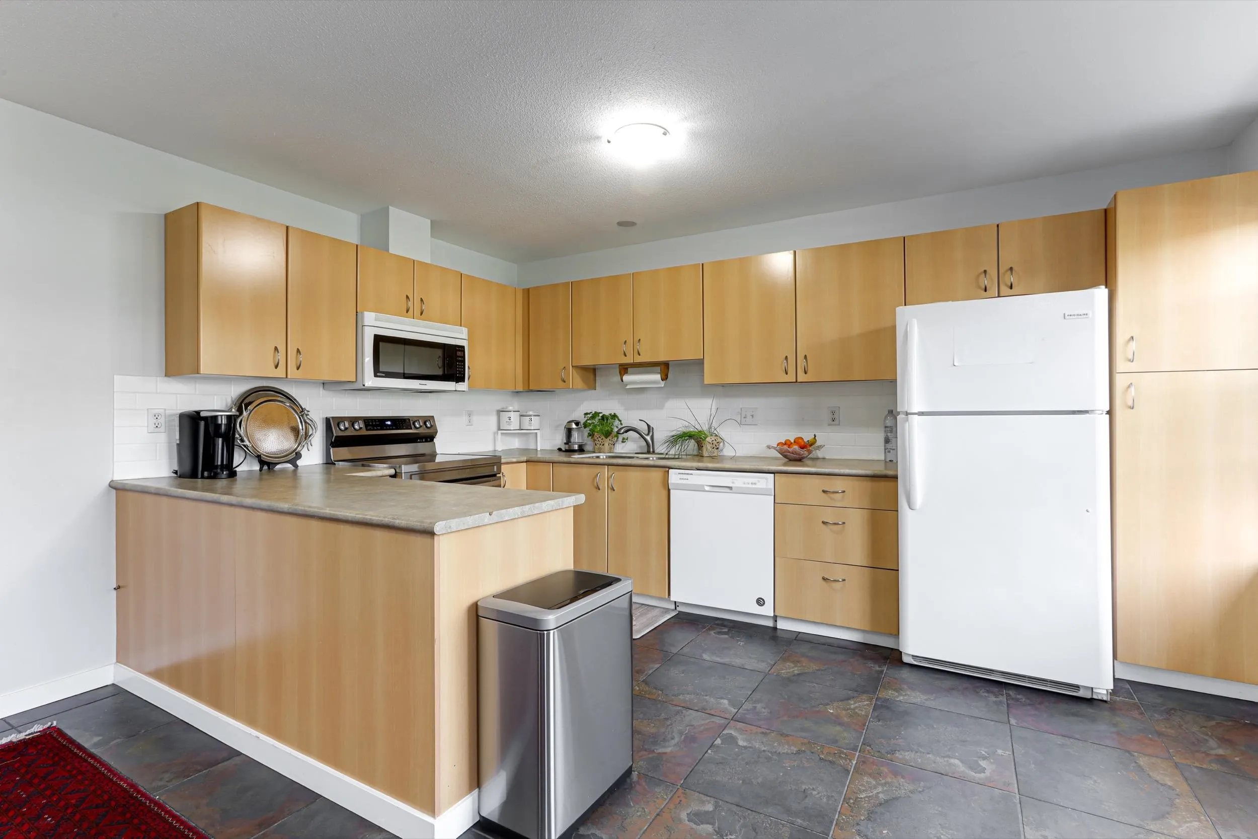19 8638 159 Street
