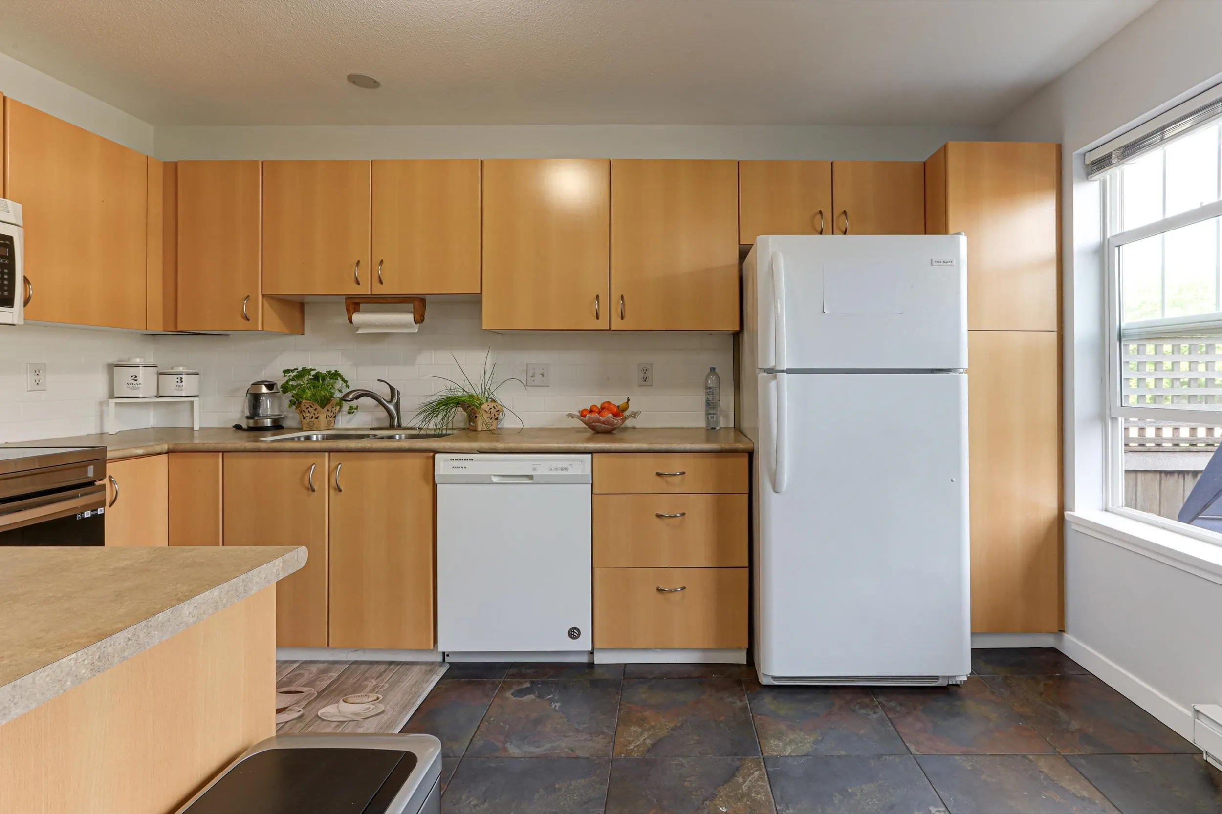 19 8638 159 Street