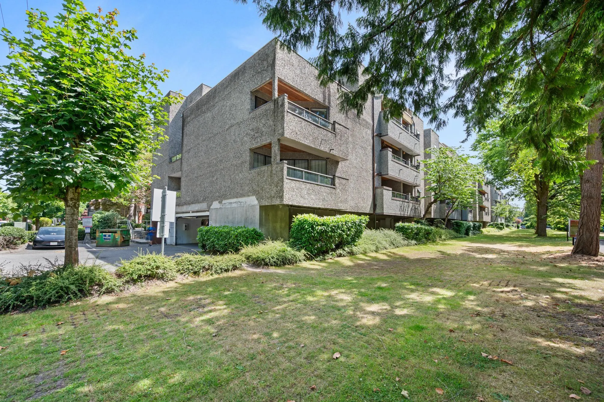 231 8460 Ackroyd Road