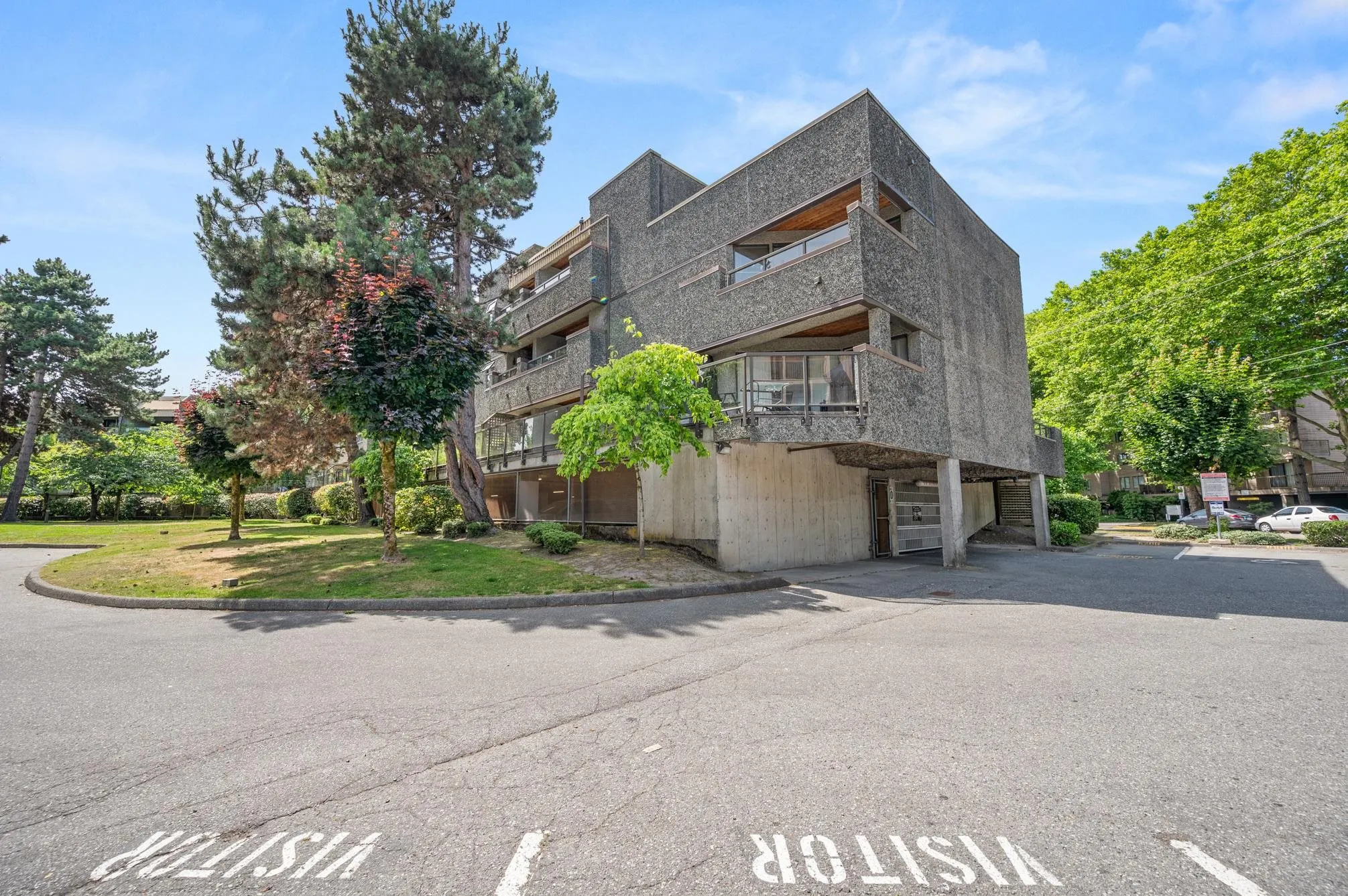 231 8460 Ackroyd Road