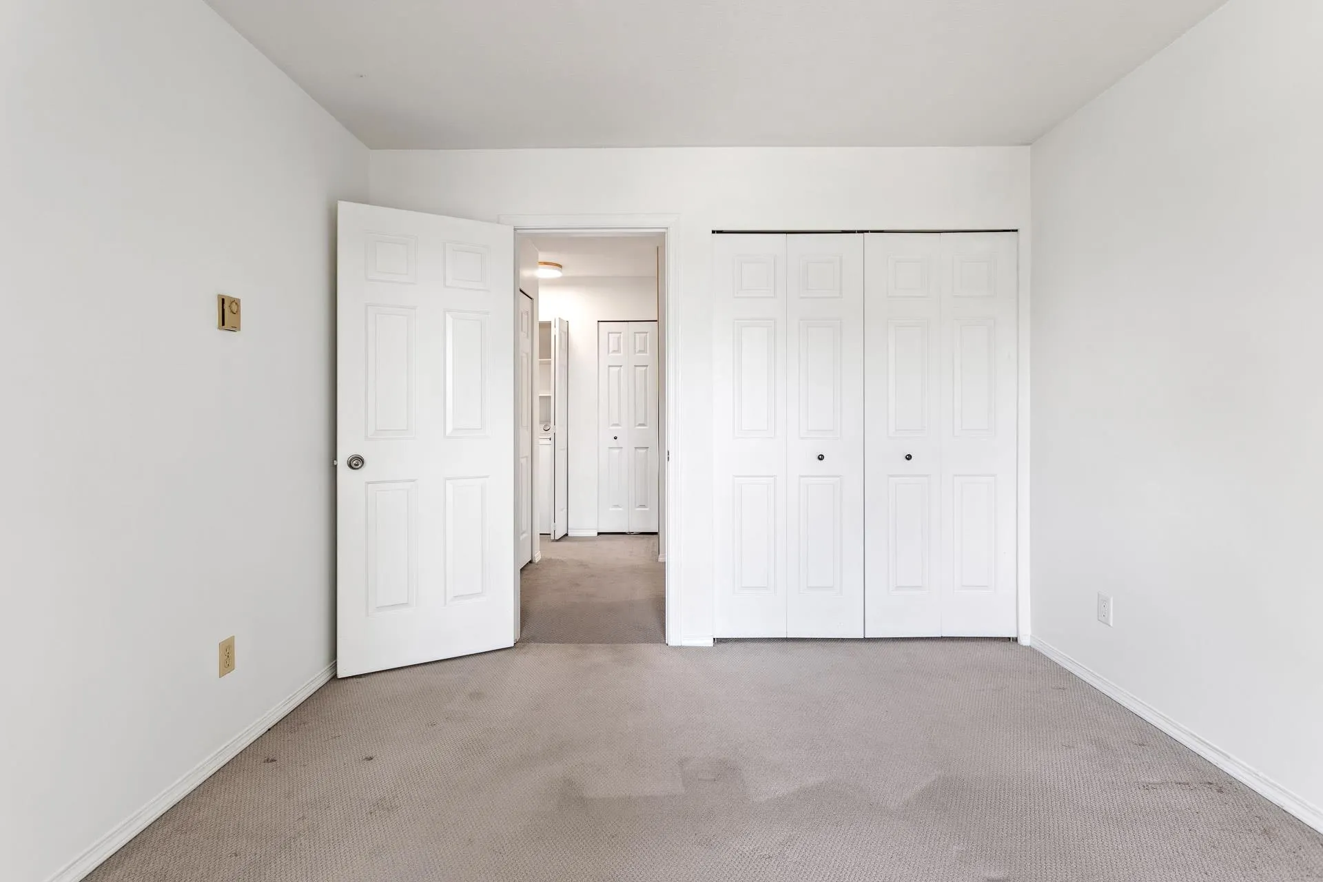 305 11240 Mellis Drive