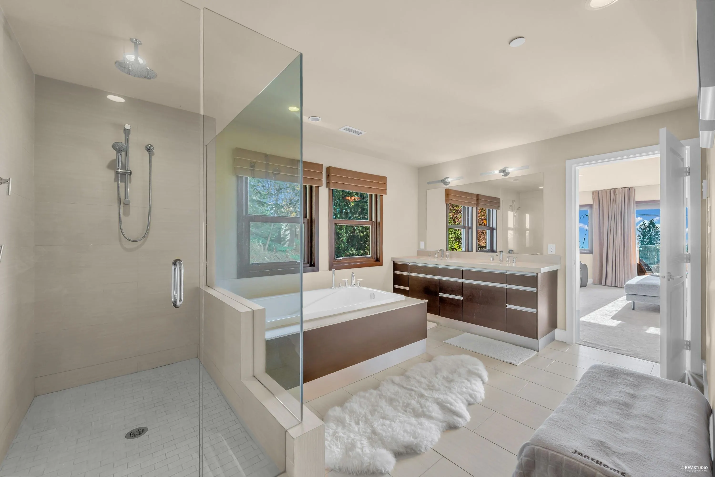 4742 Caulfeild Drive