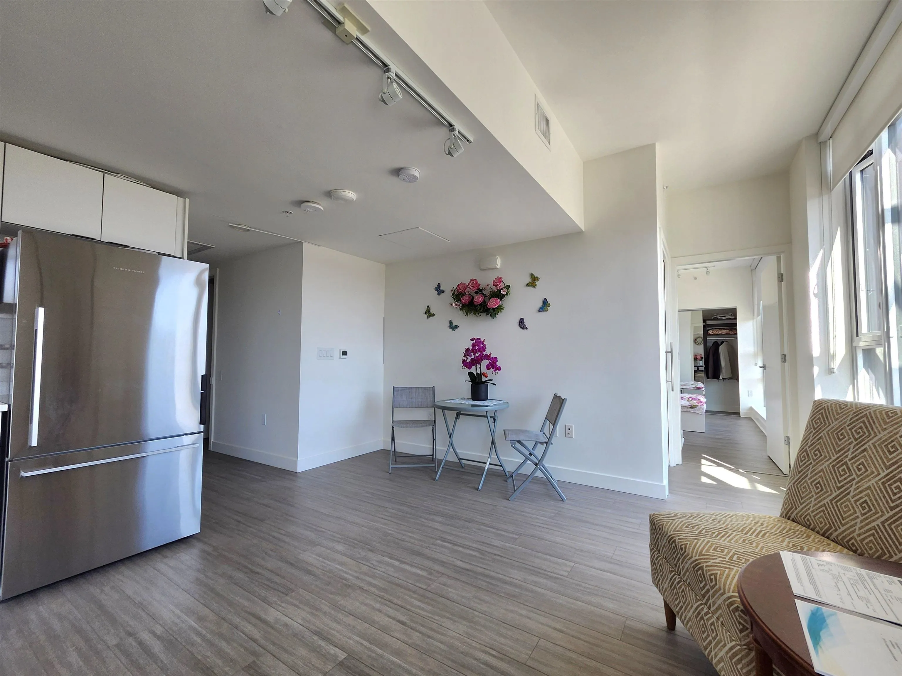 578 438 W King Edward Avenue