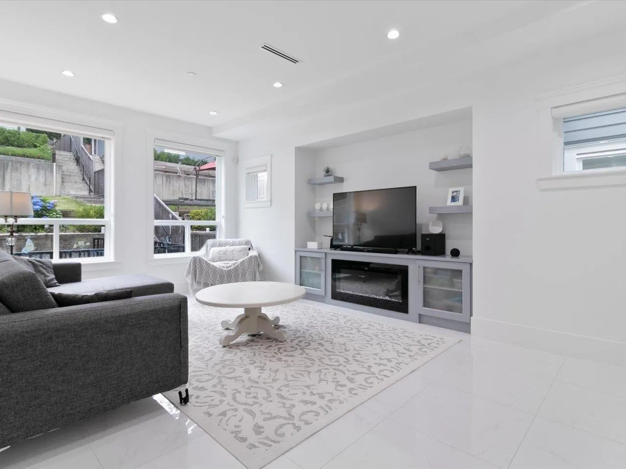 1462 Pitt River Road