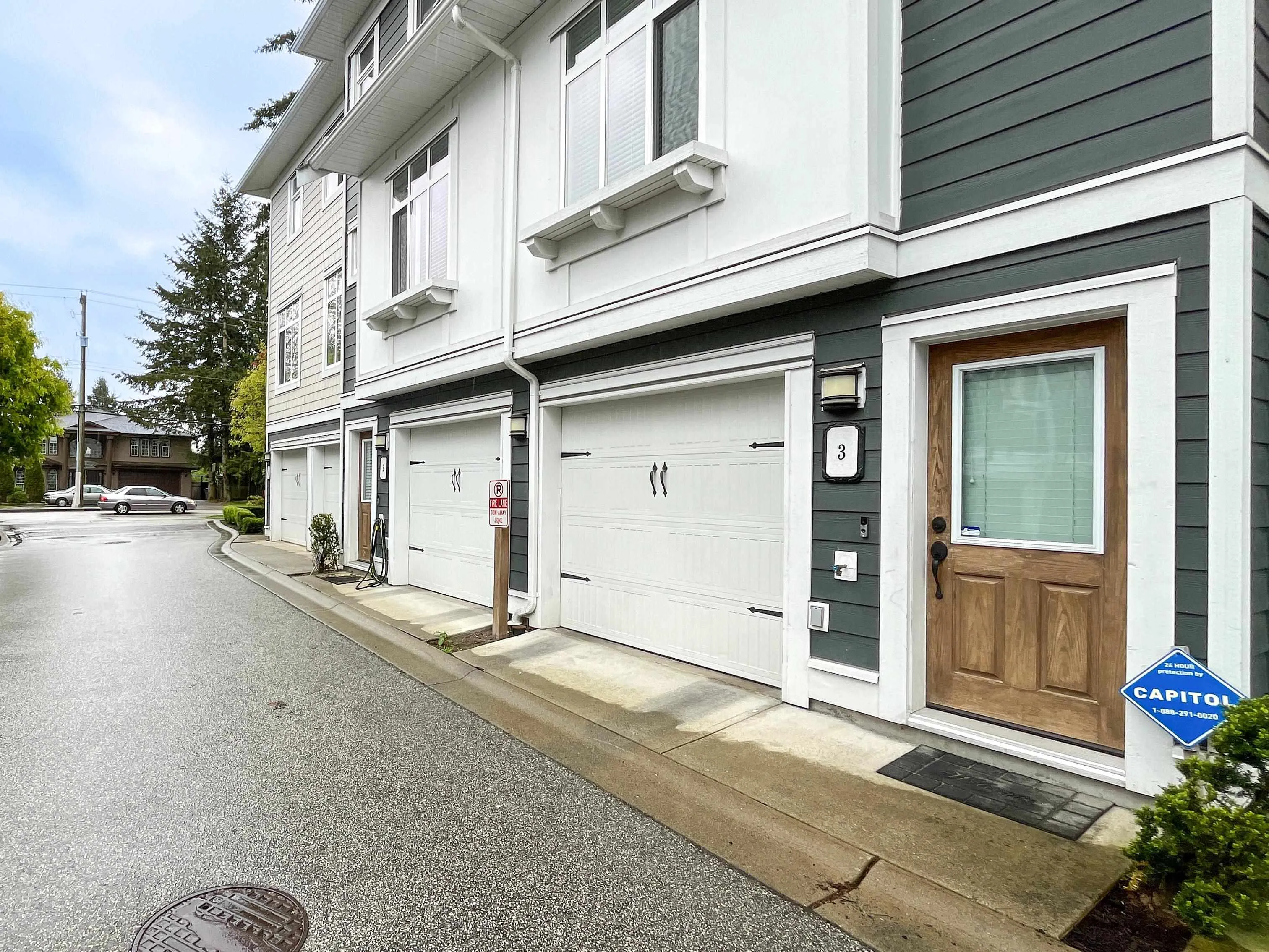3 8433 164th Street