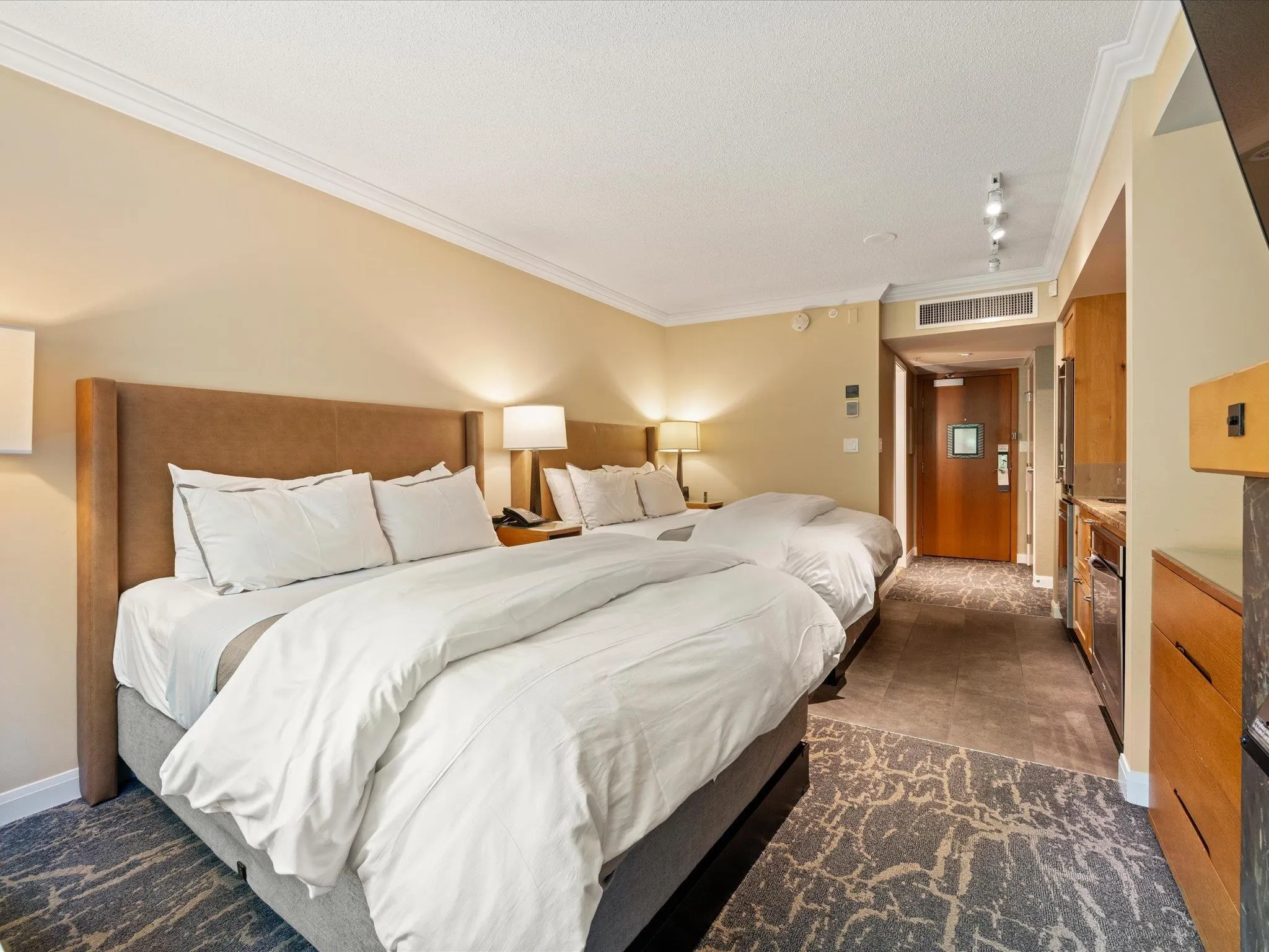 670 4090 Whistler Way