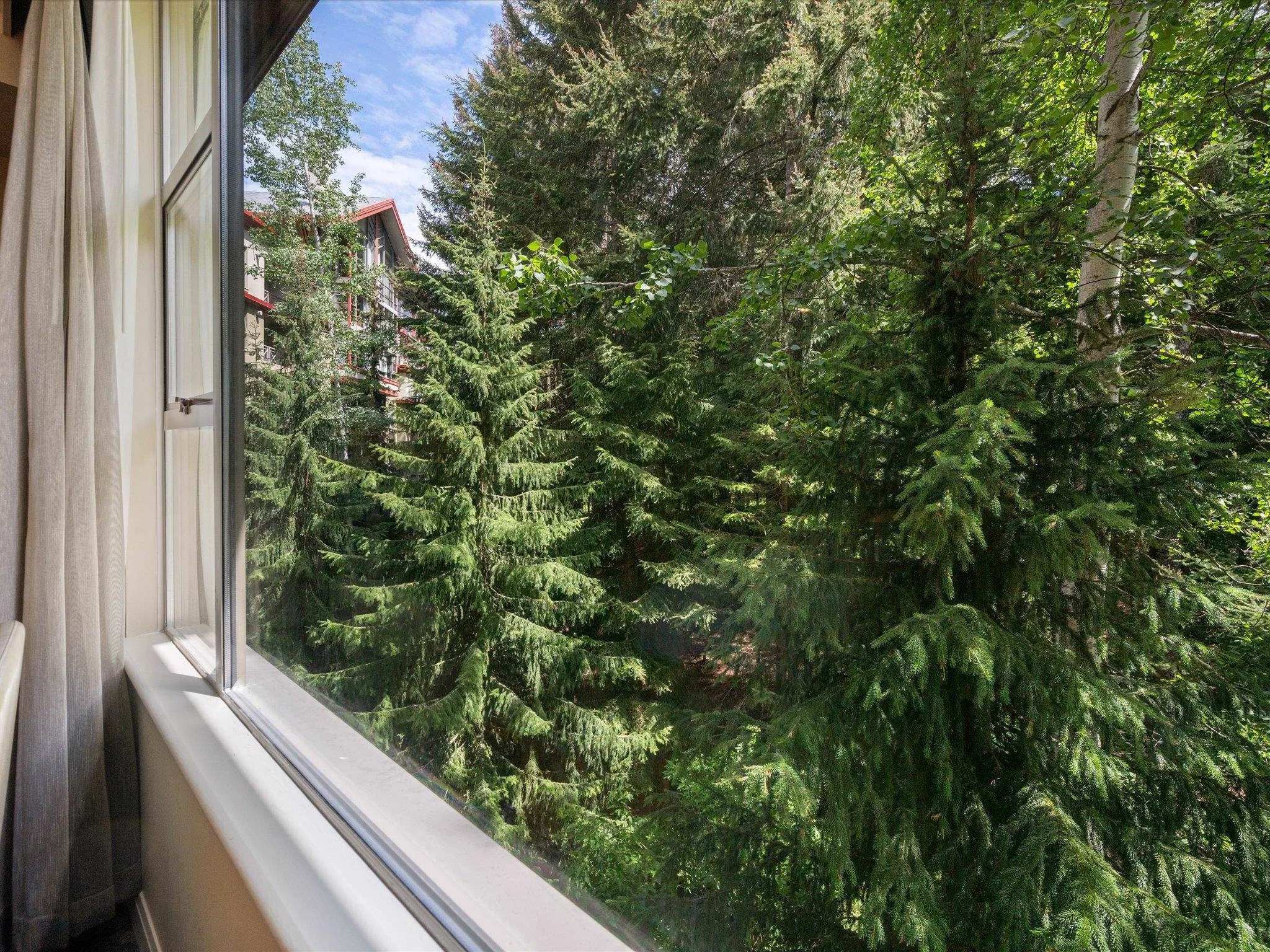 670 4090 Whistler Way