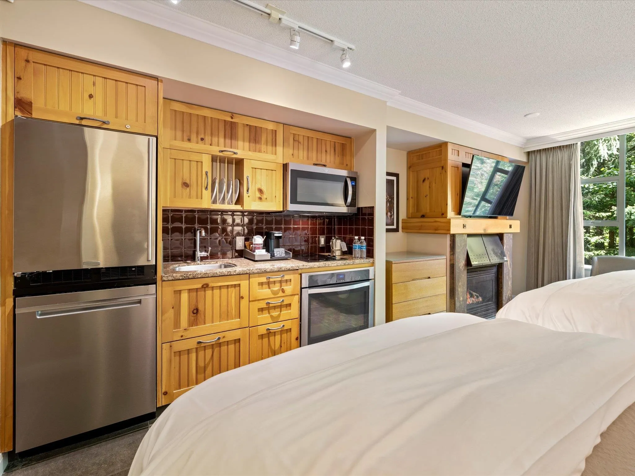 670 4090 Whistler Way