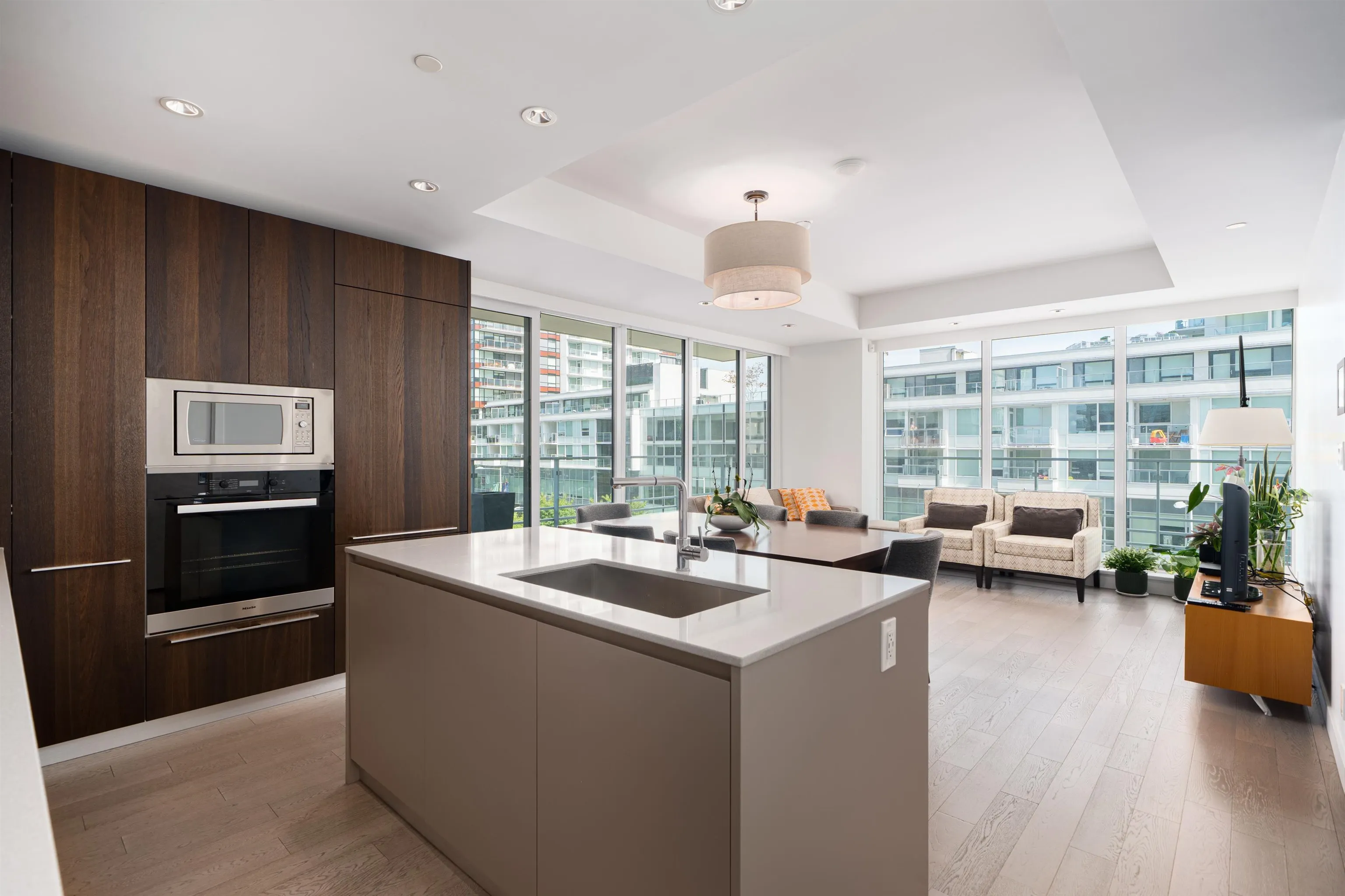 310 6622 Pearson Way