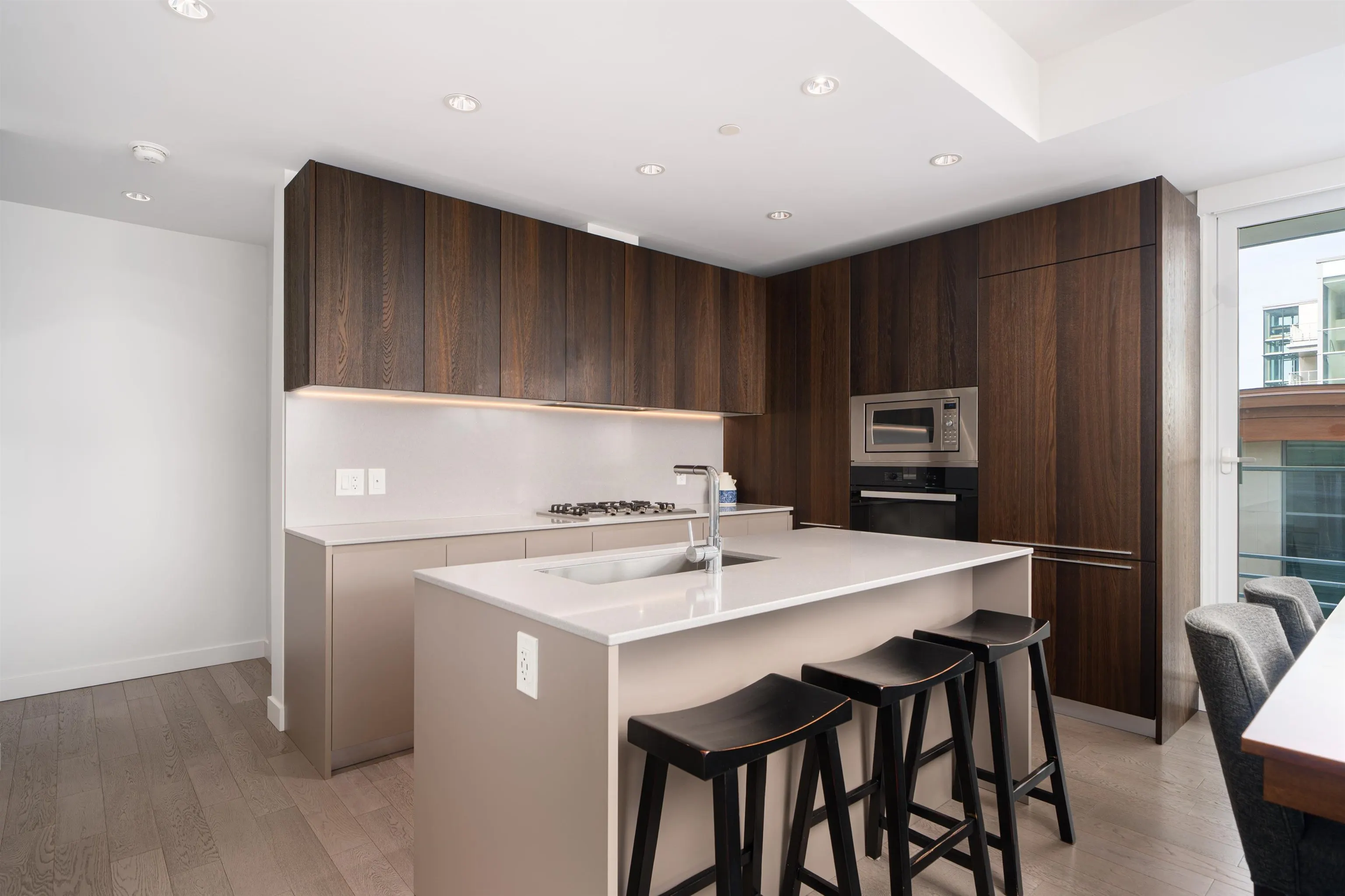 310 6622 Pearson Way