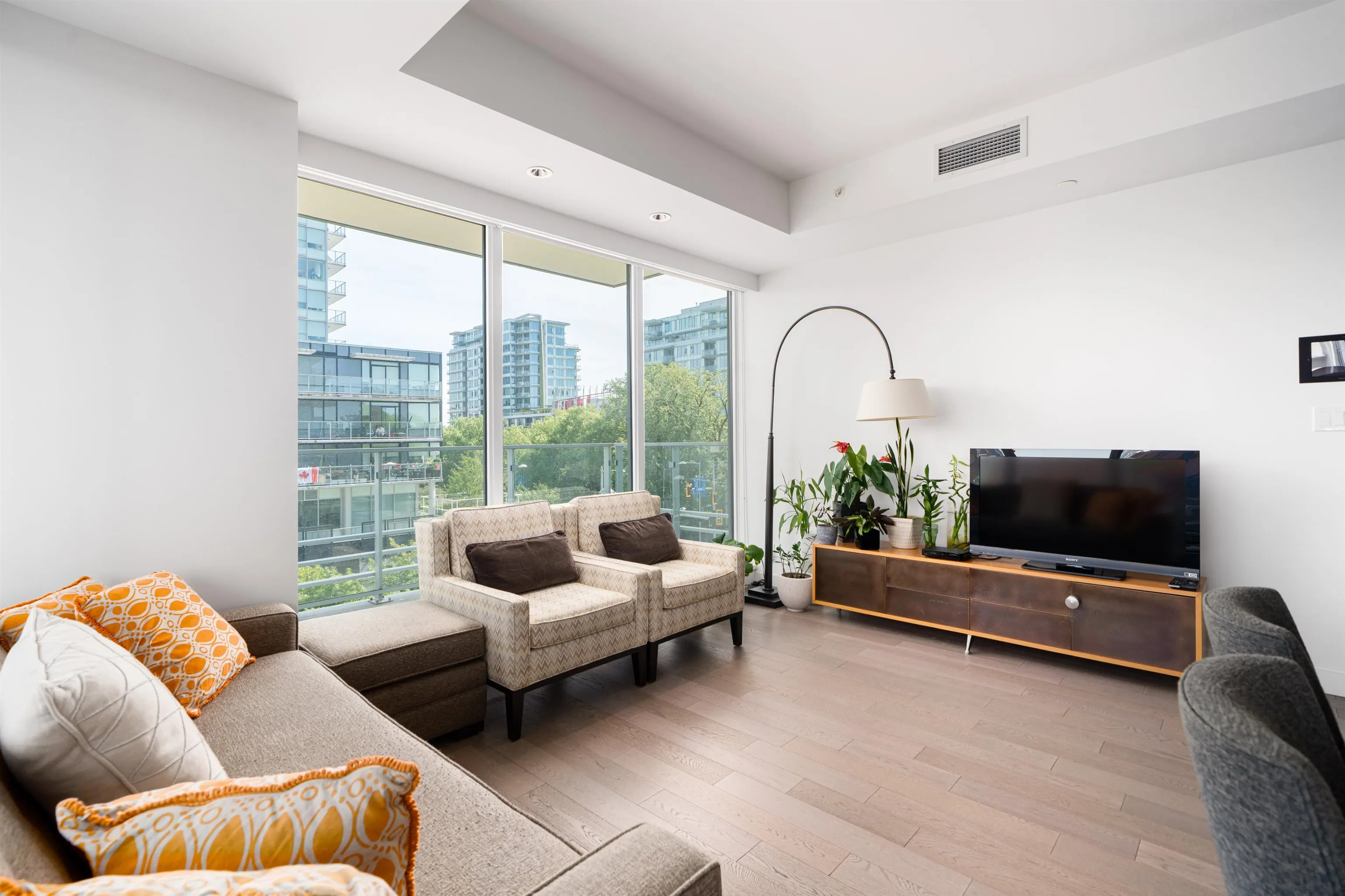 310 6622 Pearson Way