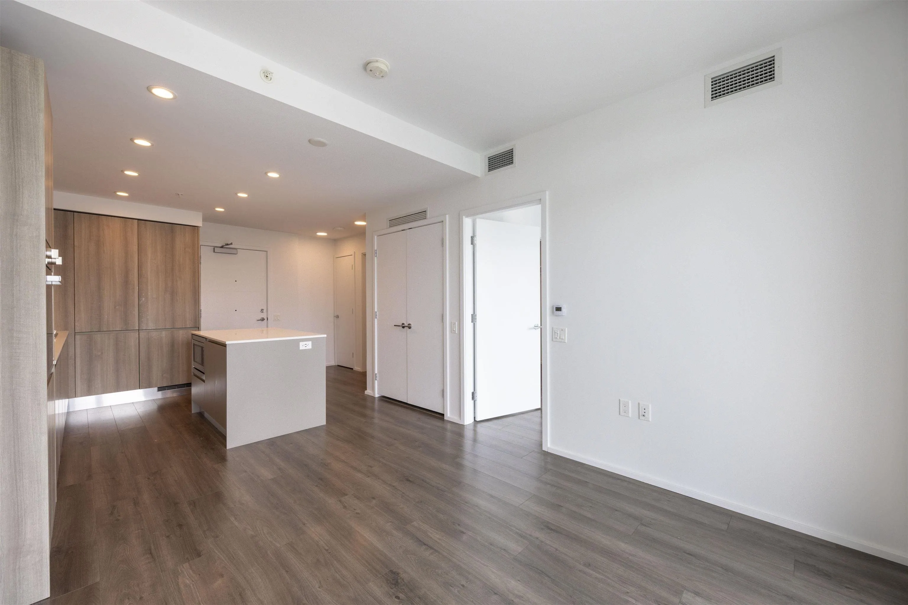 410 3809 Evergreen Place