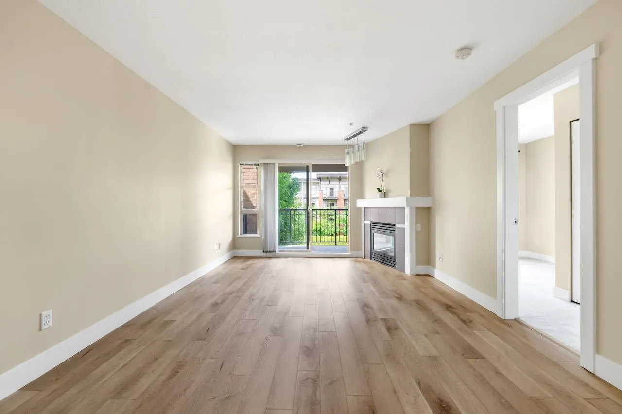 302 2388 Western Parkway
