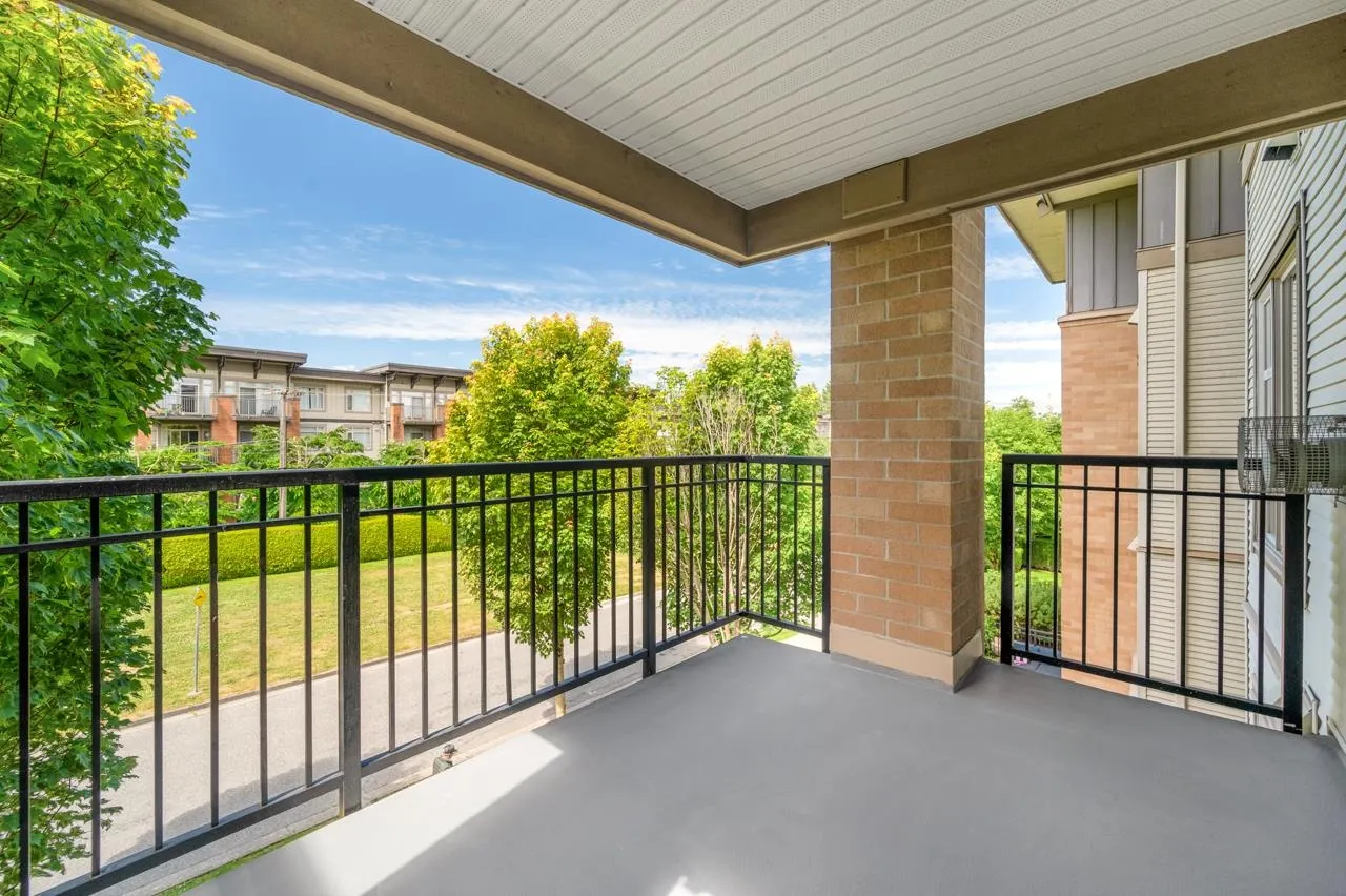 302 2388 Western Parkway