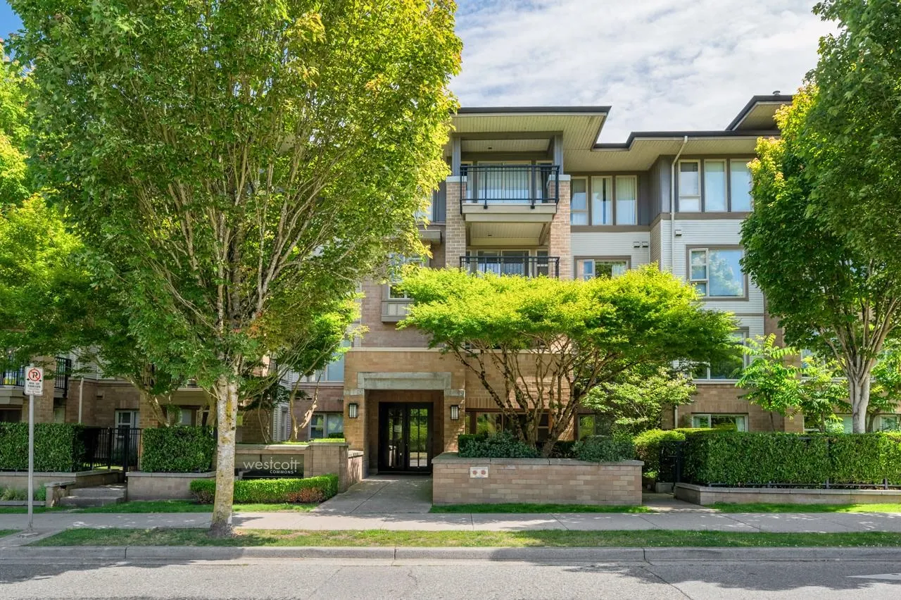 302 2388 Western Parkway