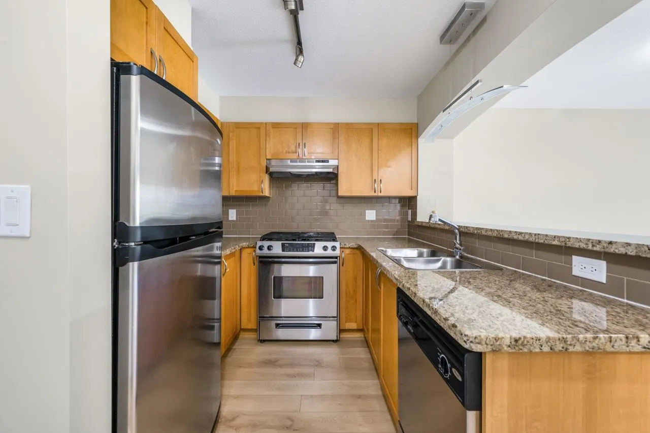 302 2388 Western Parkway