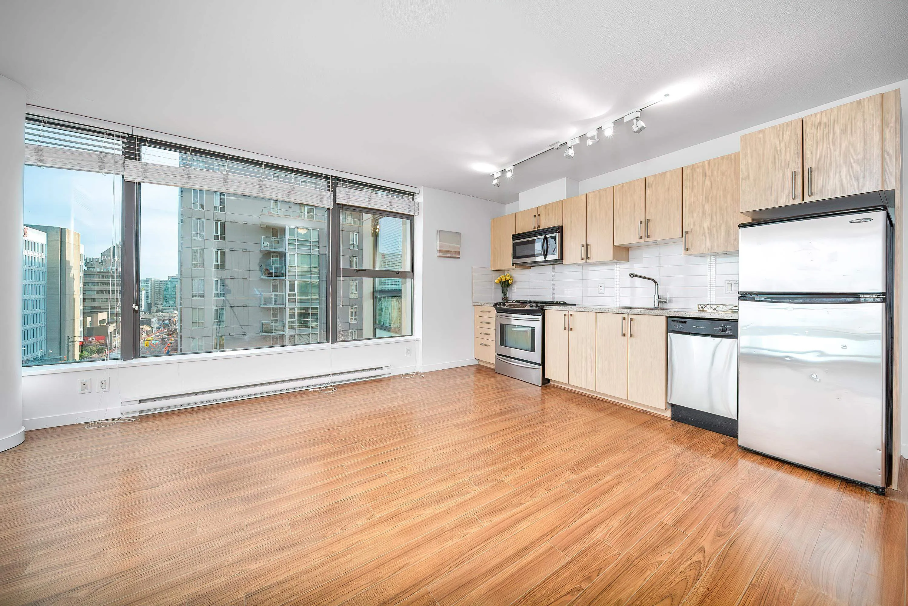 708 1068 W Broadway