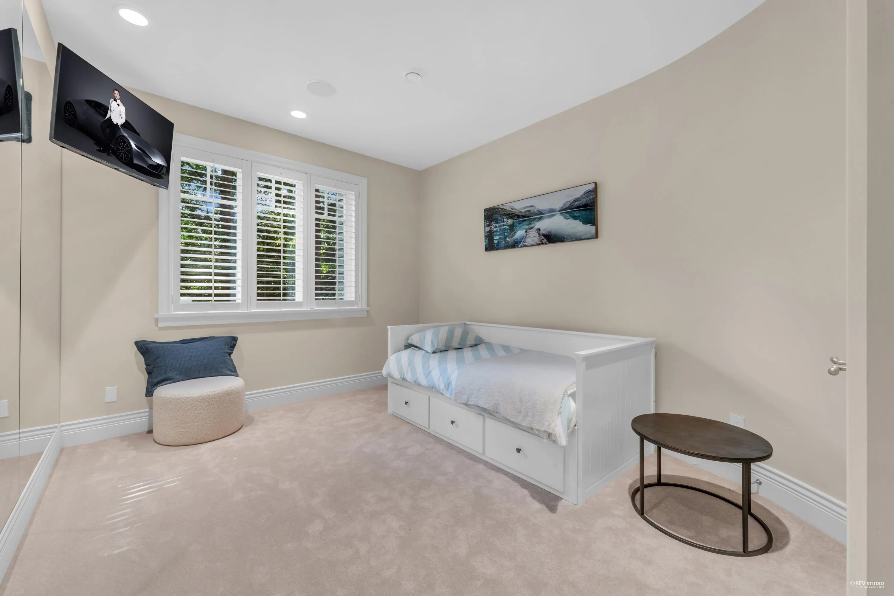 4513 Caulfeild Lane