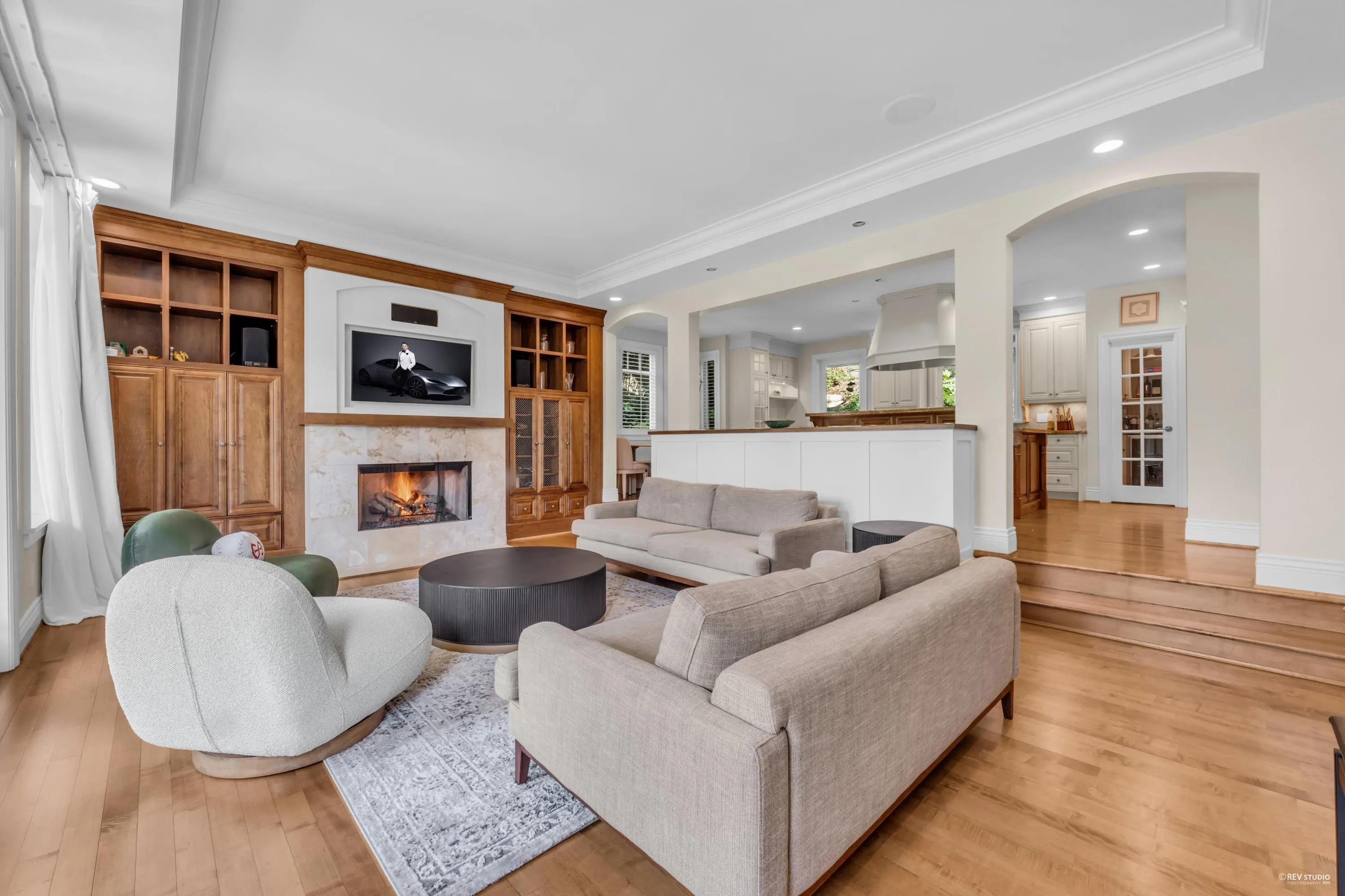 4513 Caulfeild Lane