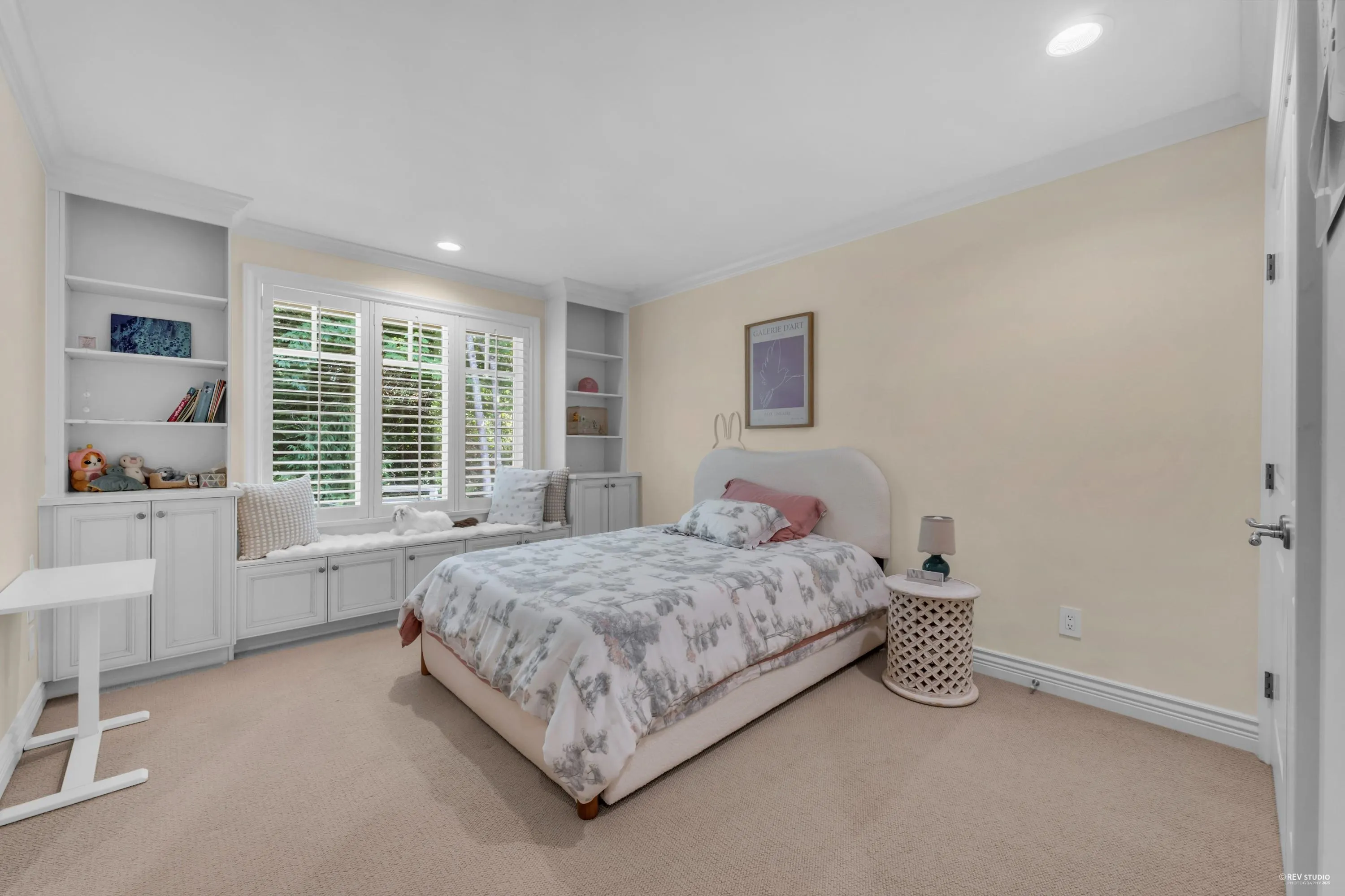 4513 Caulfeild Lane