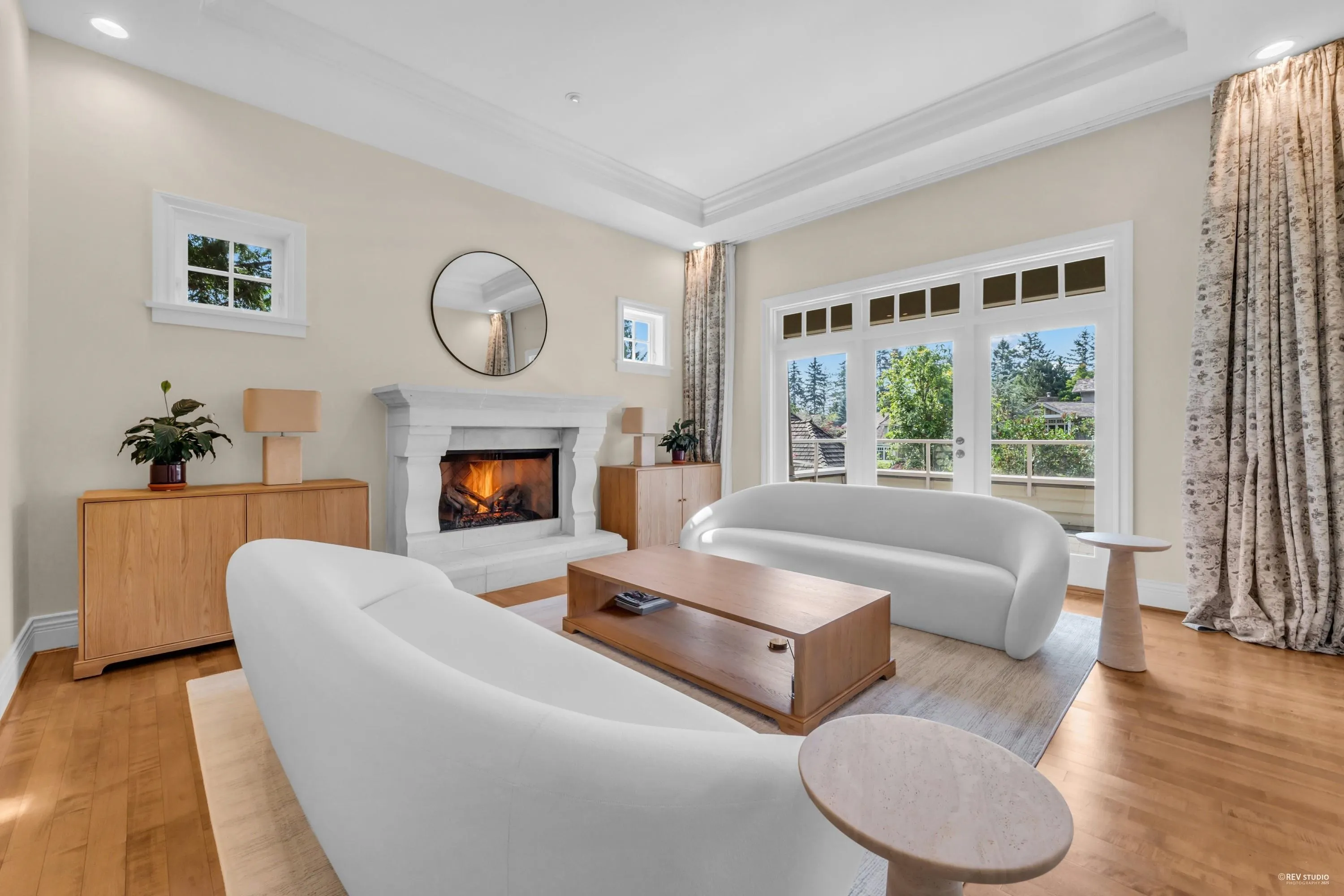 4513 Caulfeild Lane