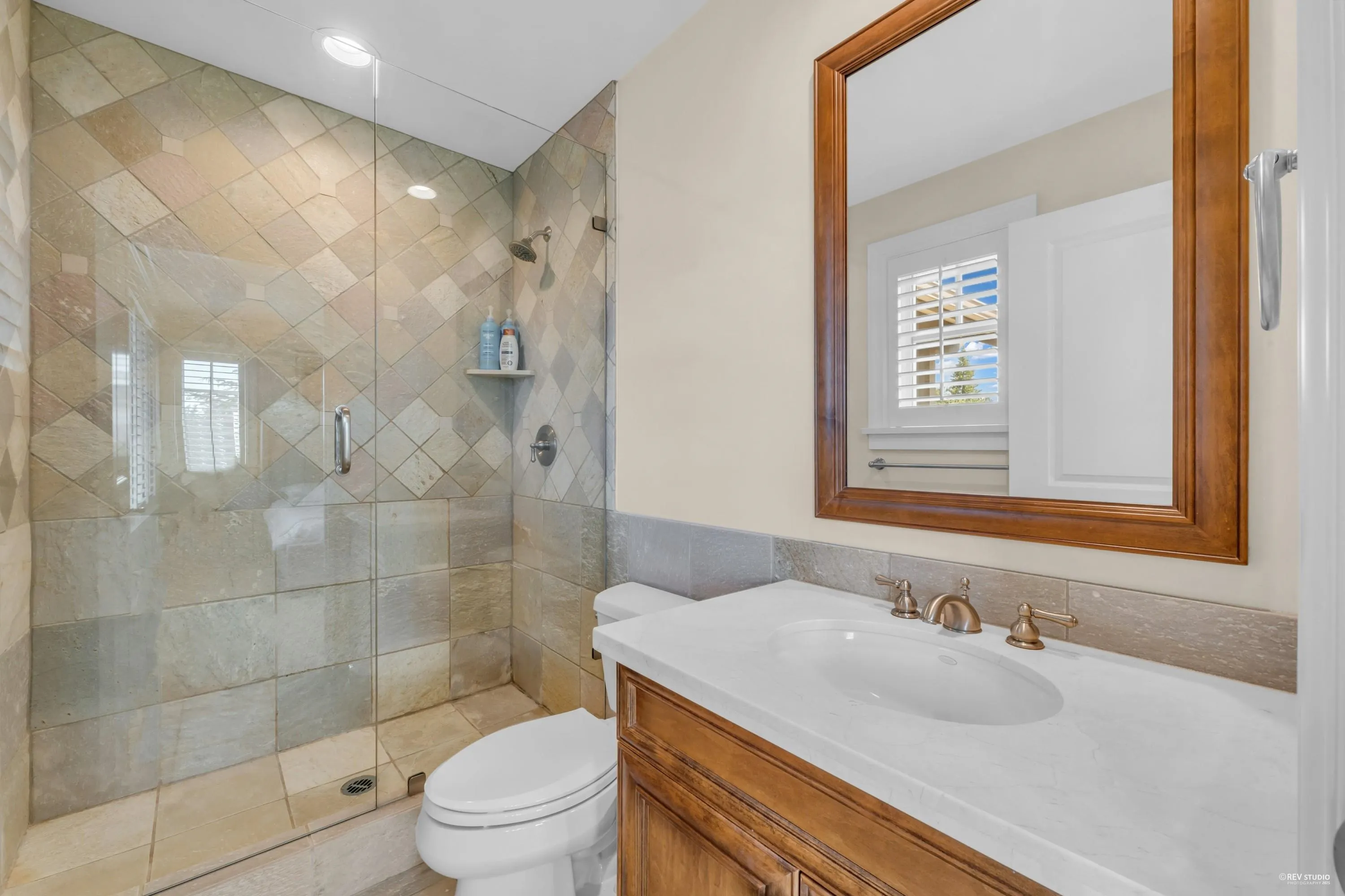 4513 Caulfeild Lane