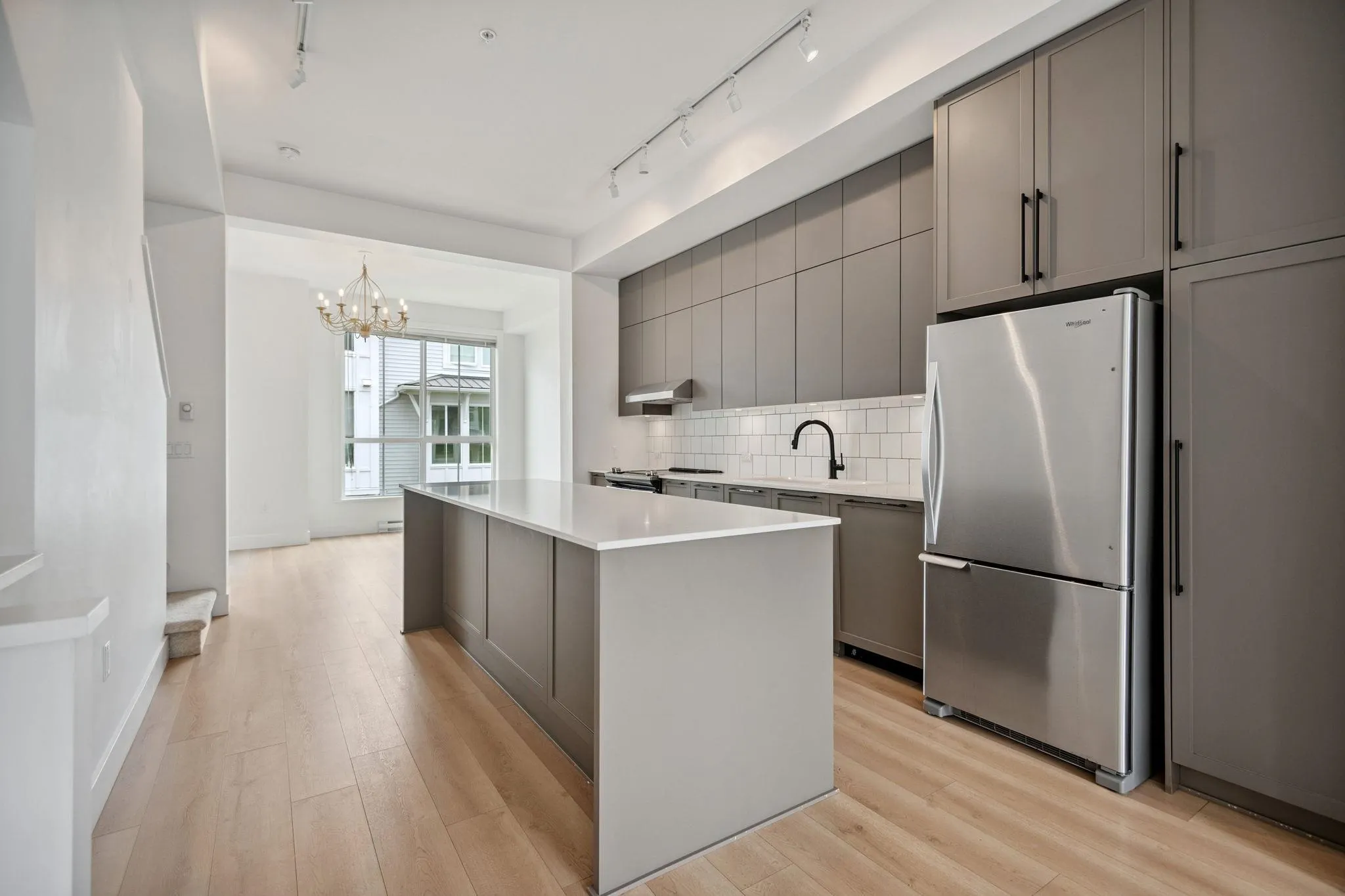 68 4638 Orca Way