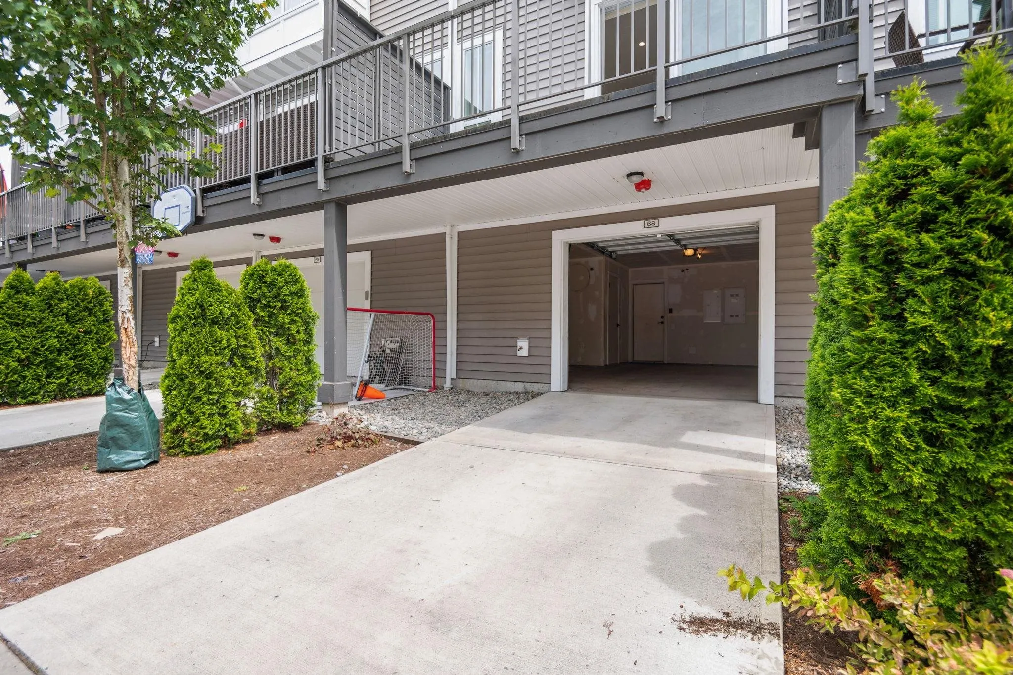 68 4638 Orca Way