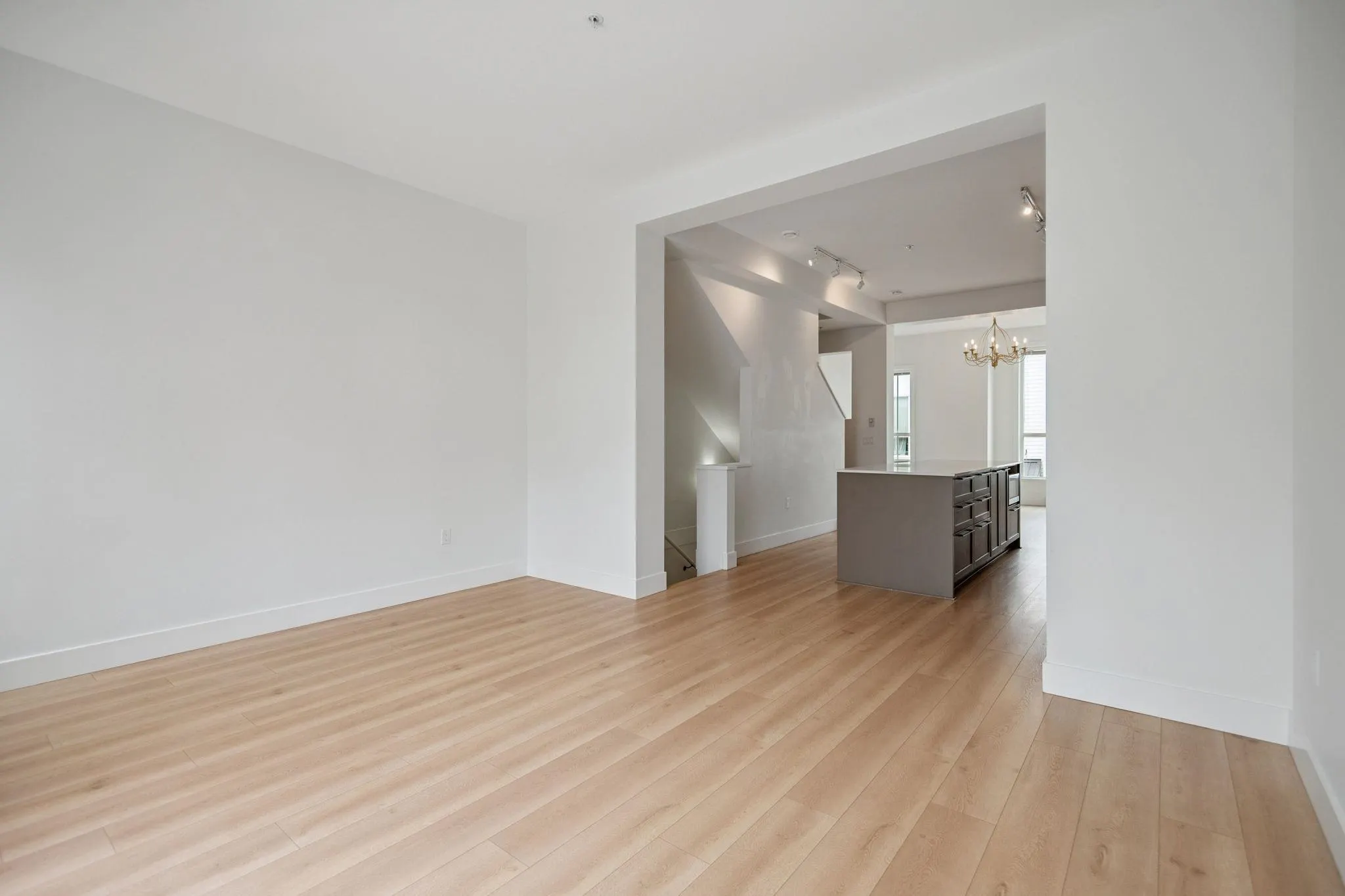 68 4638 Orca Way