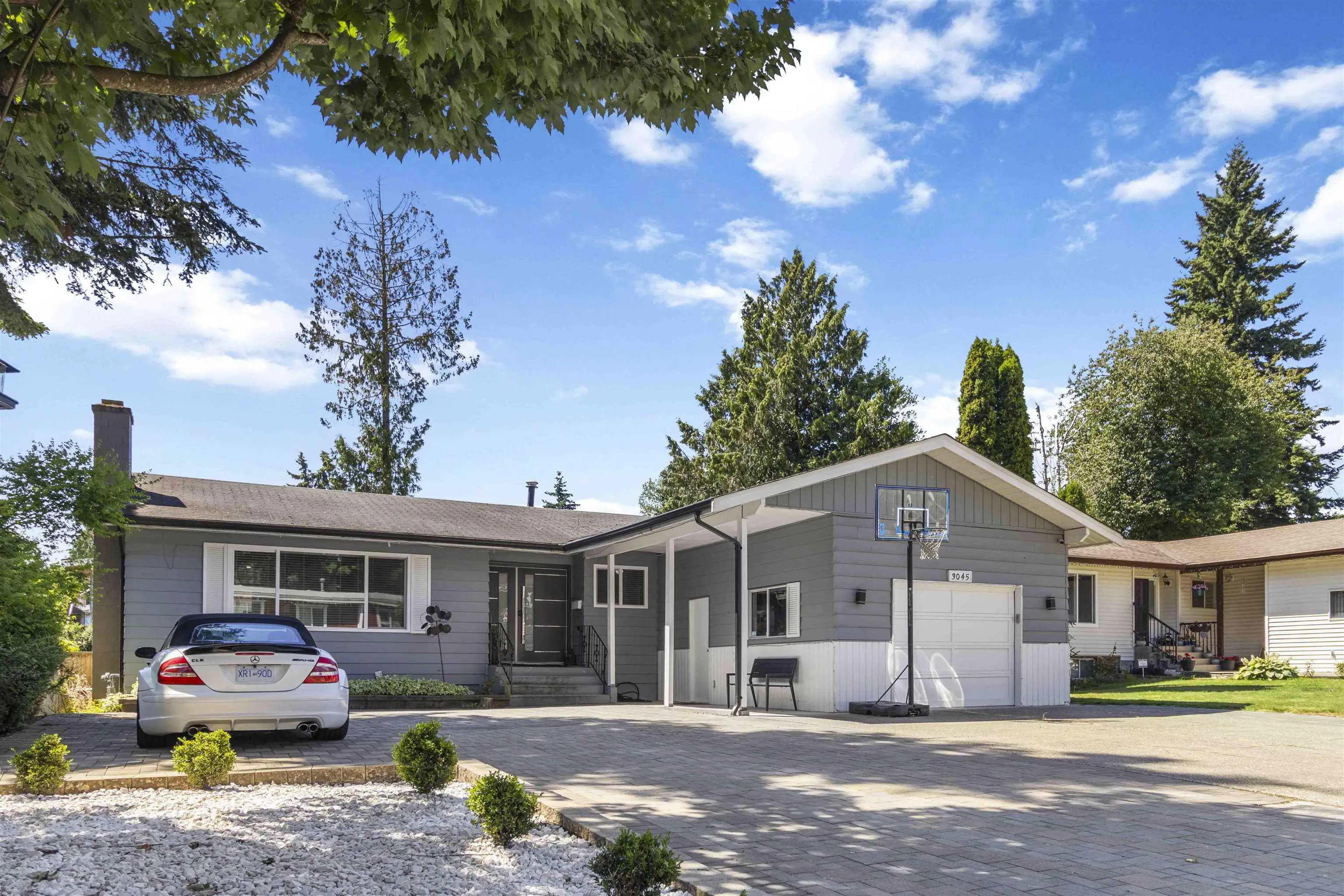 3045 Mouat Drive