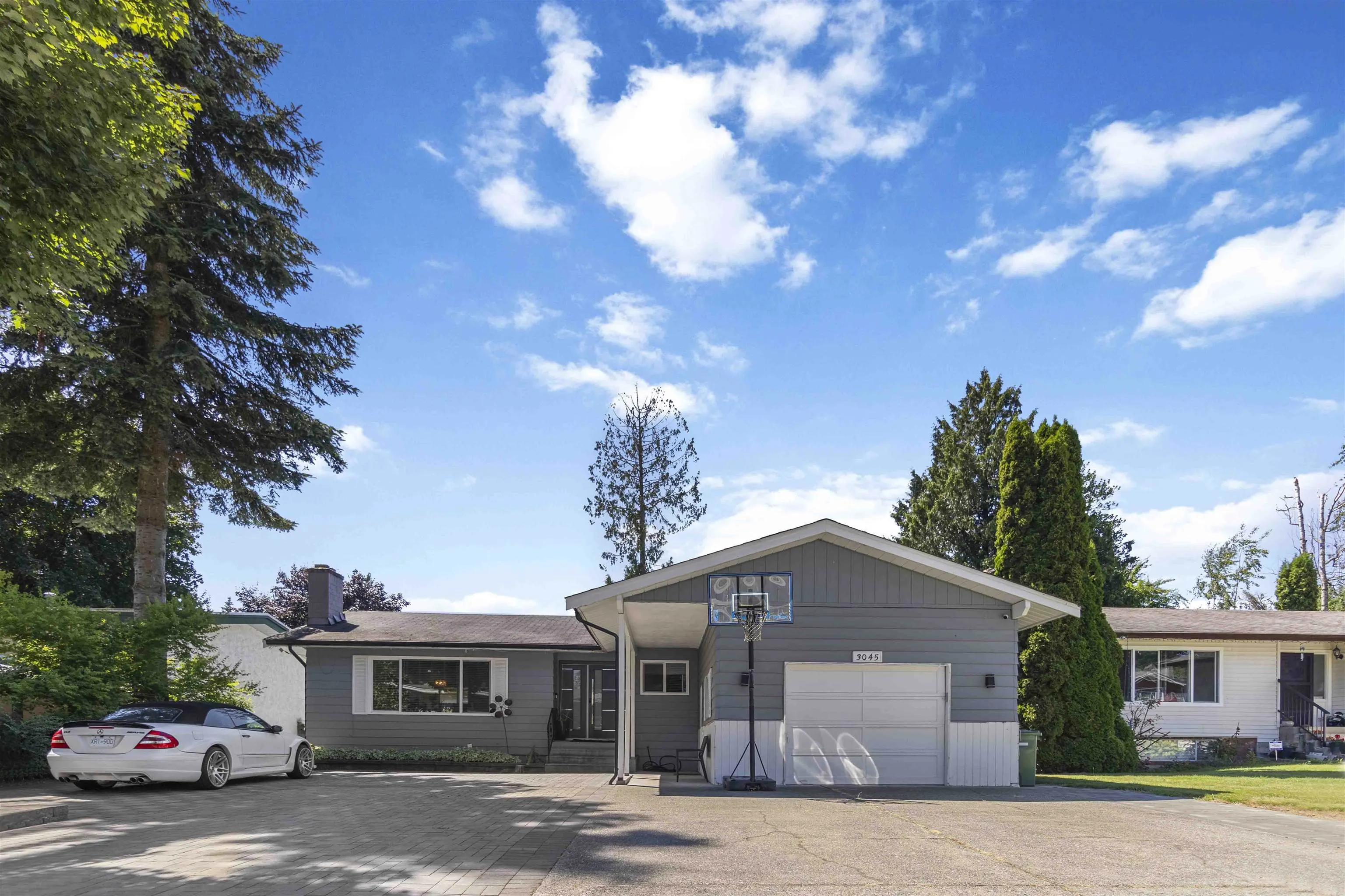 3045 Mouat Drive
