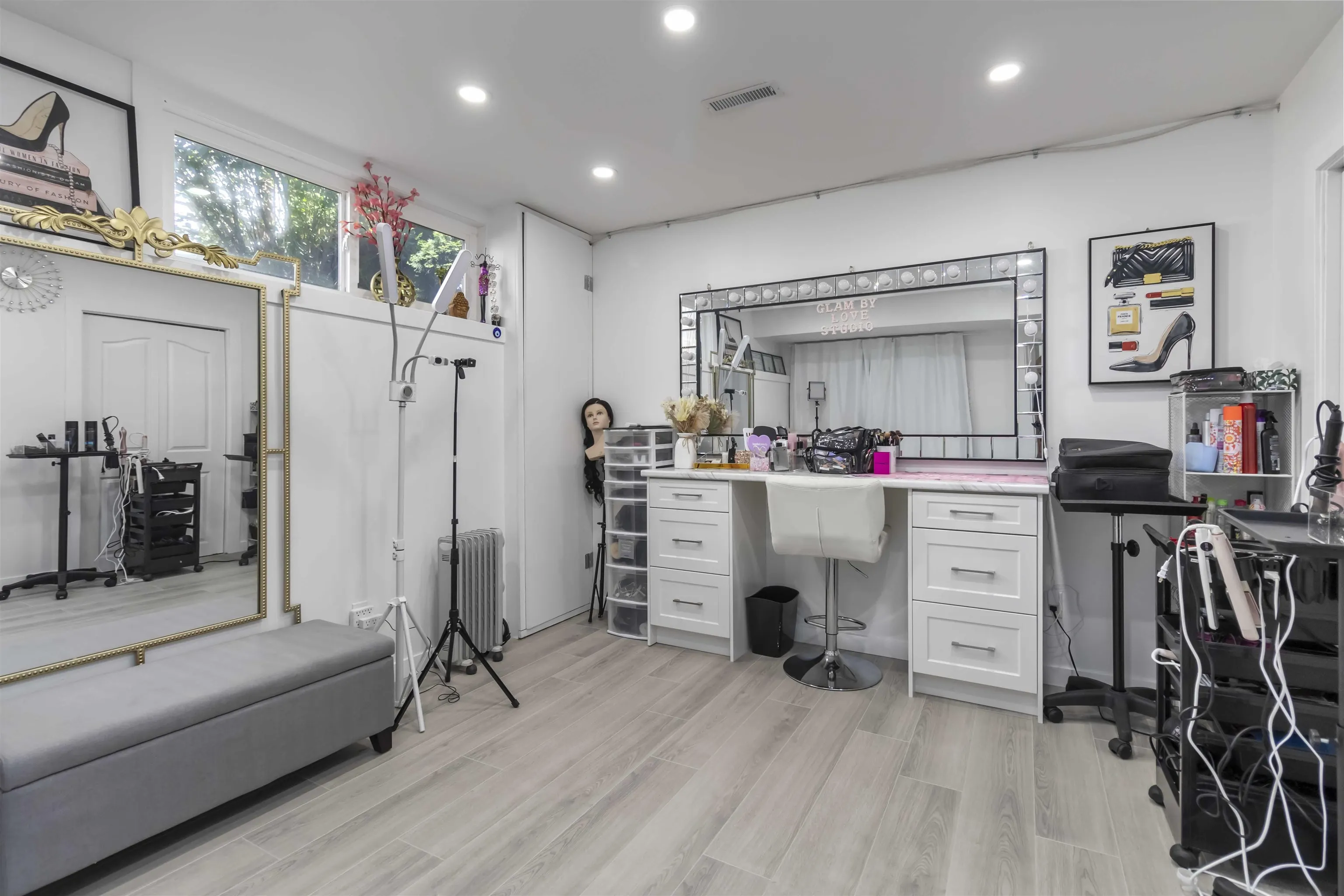 3045 Mouat Drive