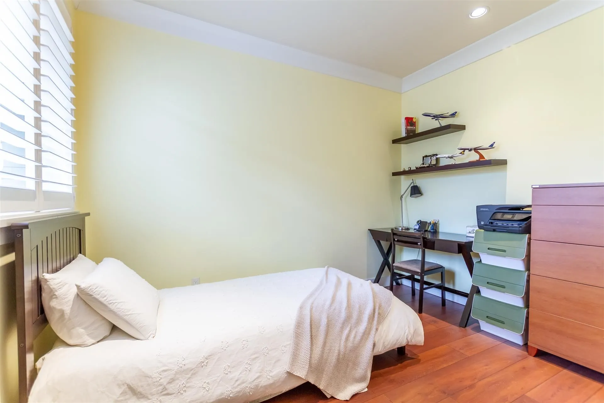 18 3122 160 Street