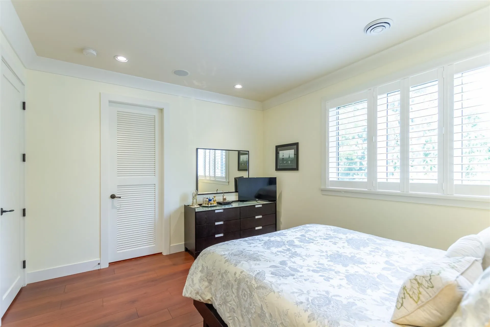 18 3122 160 Street