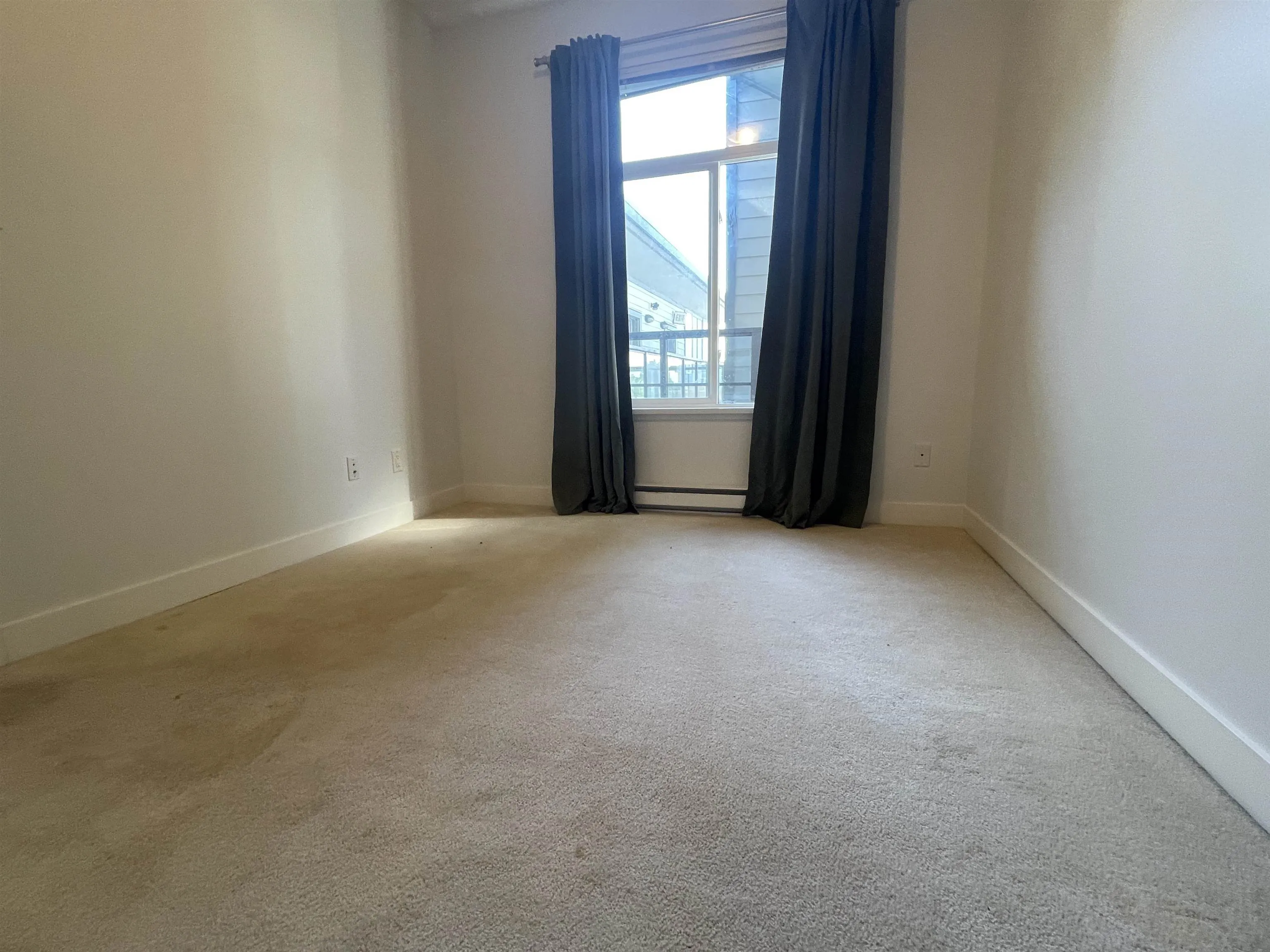 406 5692 Kings Road