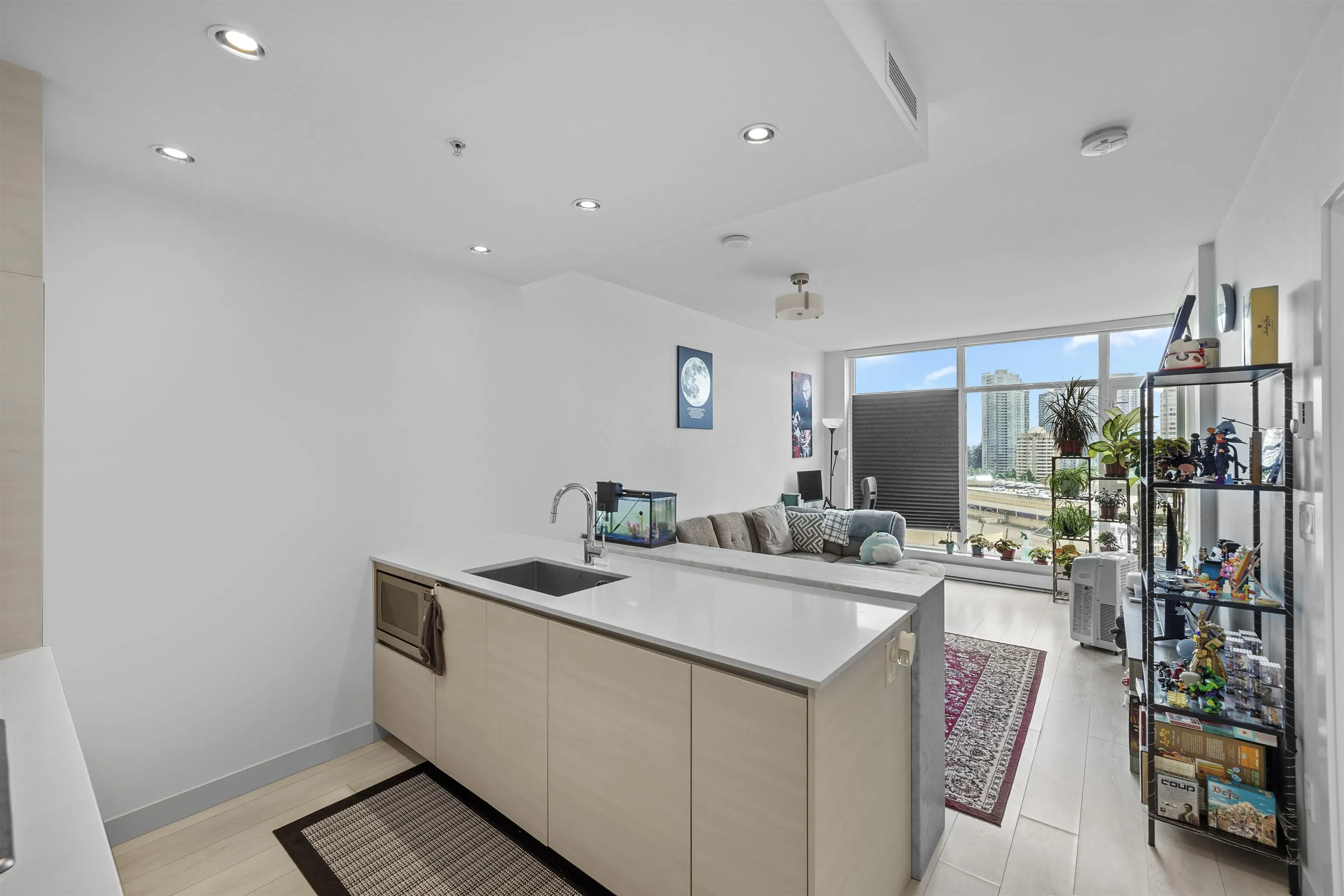 1501 6098 Station Street