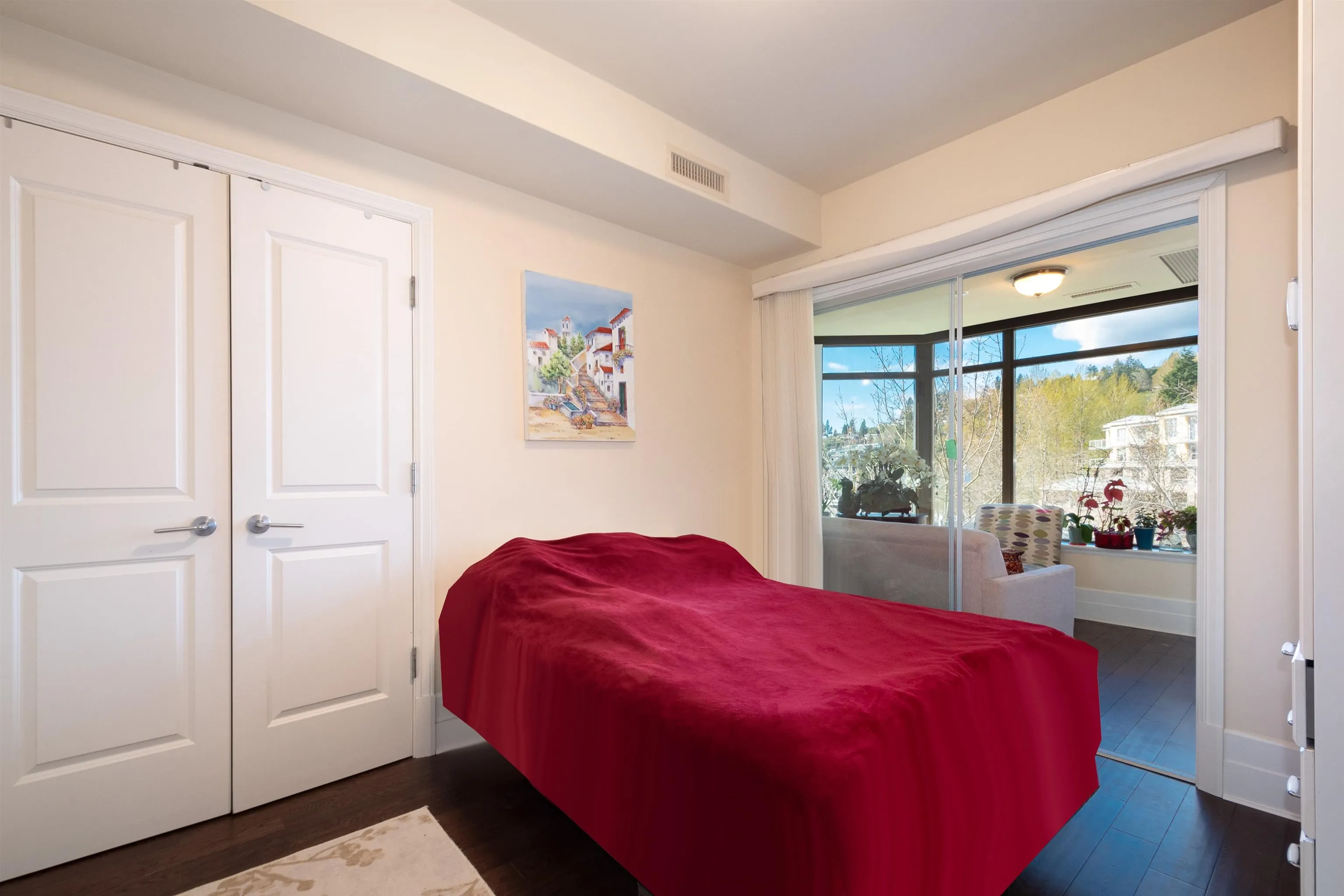 300 533 Waters Edge Crescent