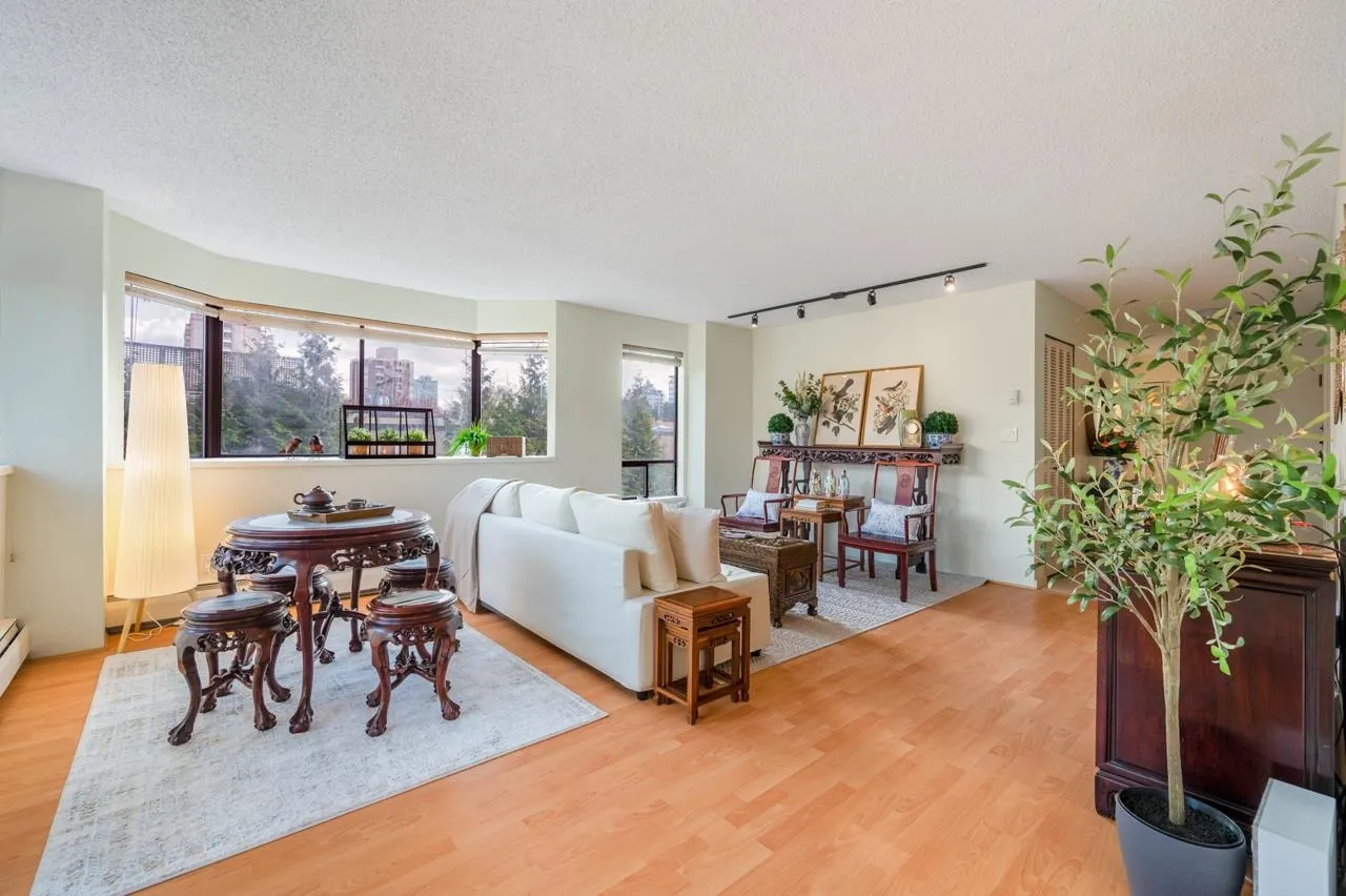 4A 1568 W 12th Avenue