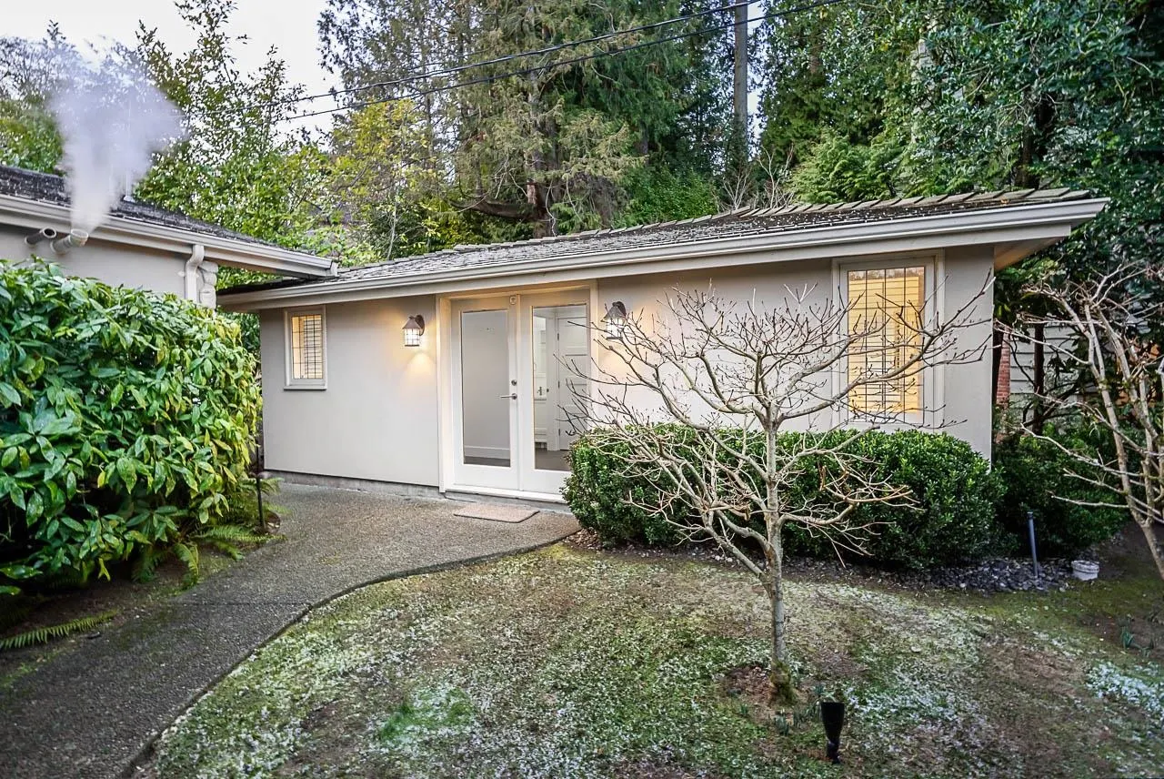 4480 Ross Crescent