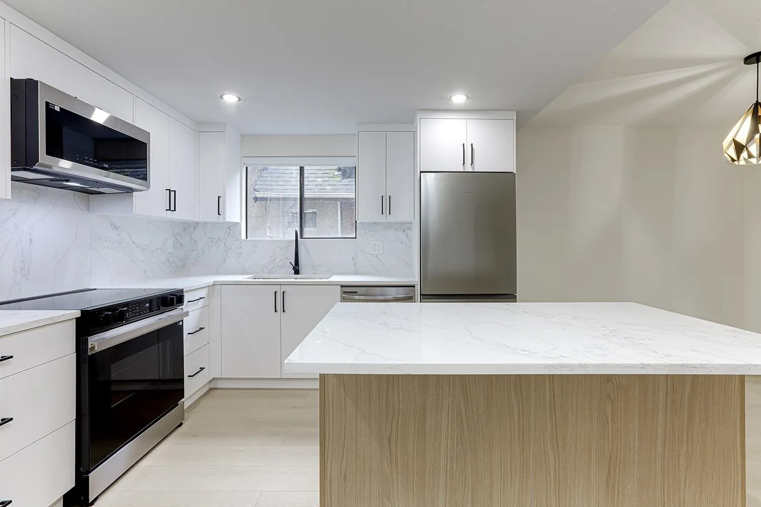 202 1165 Burnaby Street